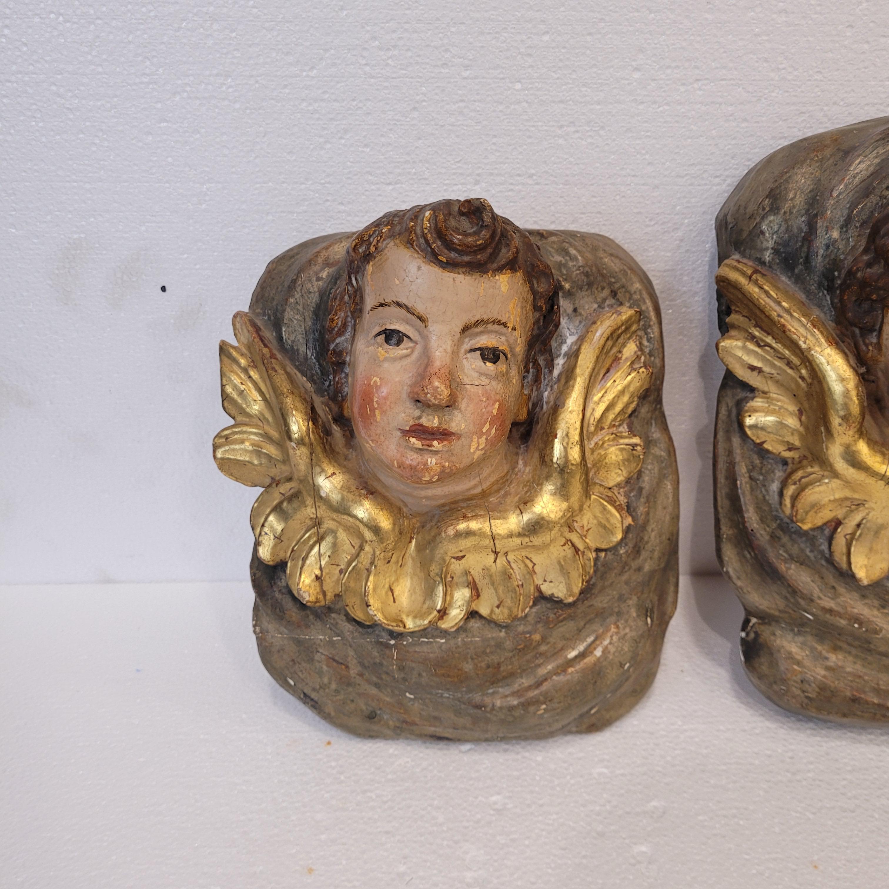 Pair of Baroque high reliefs of Angels, Cherubs, polychrome and gilded wood In condizioni buone in vendita a Valladolid, ES