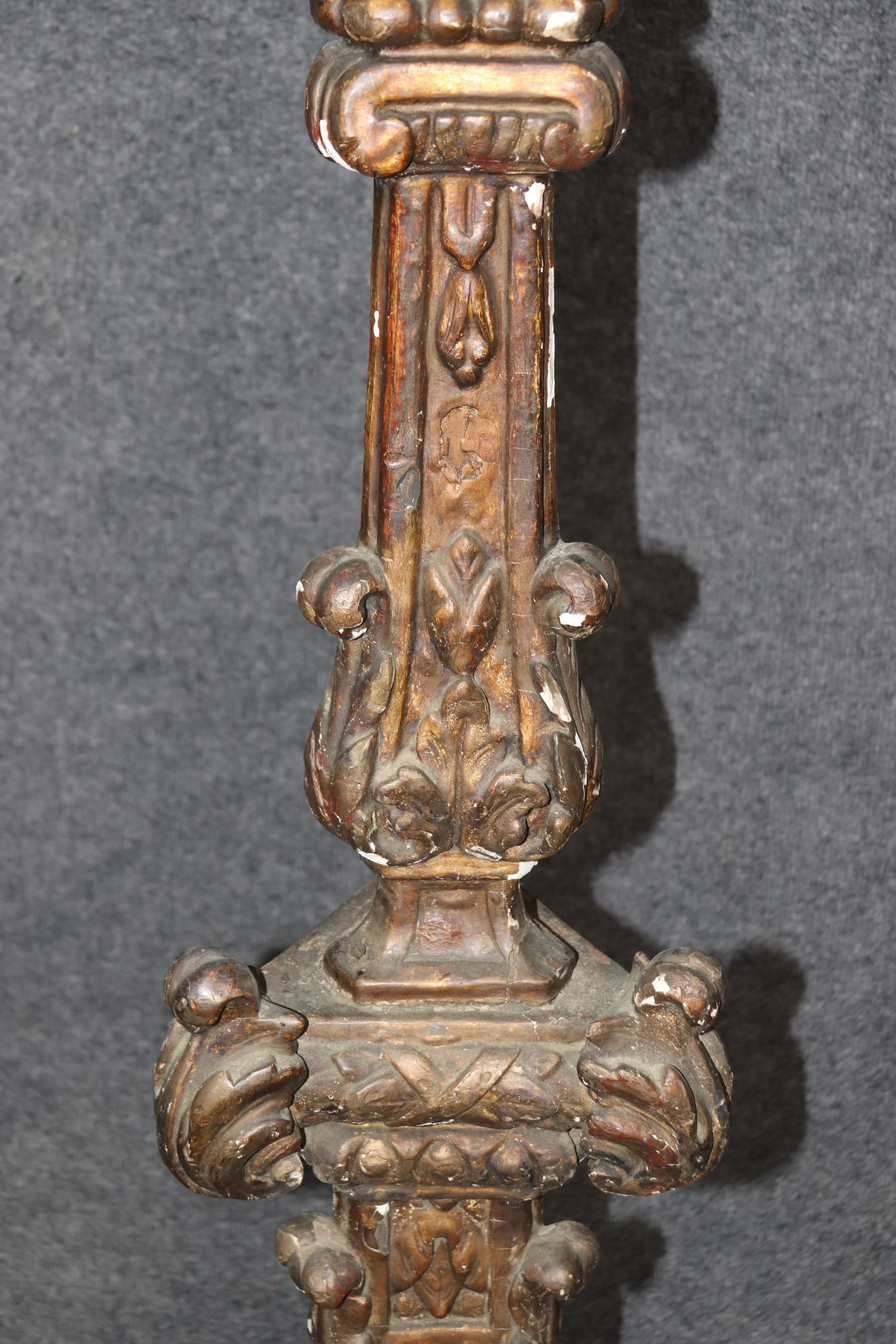 Paire de chandeliers d'autel transformés de style baroque italien Lampes de sol C1870s en vente 1