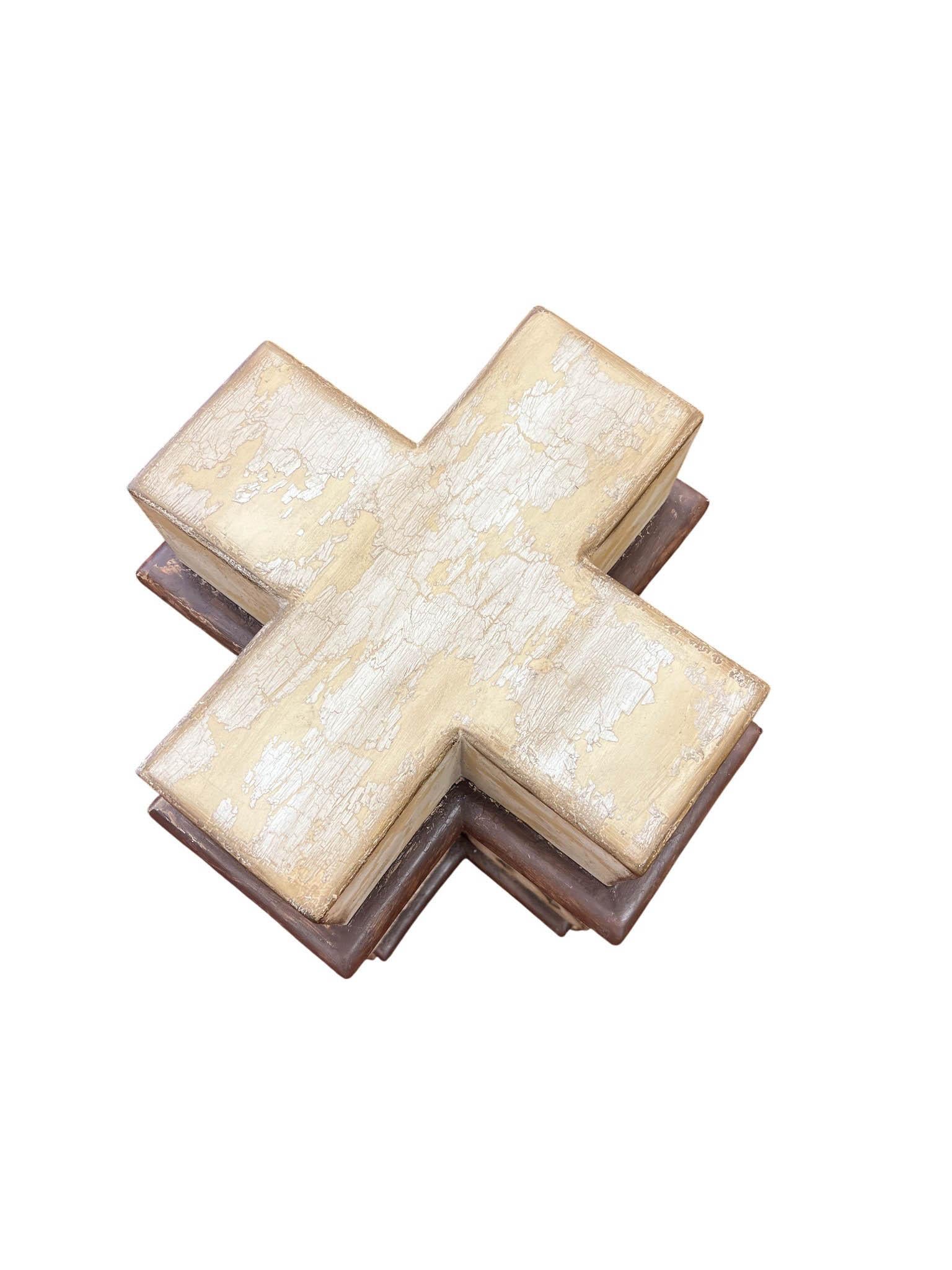 Paire de piédestaux en plâtre vieilli de style néo-baroque Bon état - En vente à North Palm Beach, FL