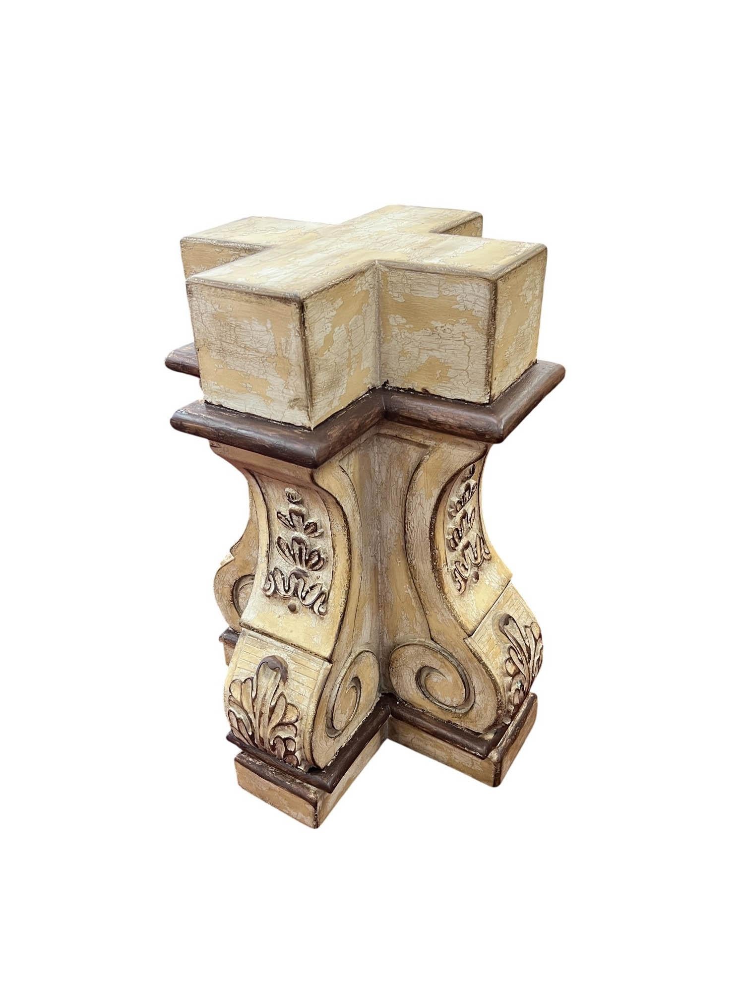 Plâtre Paire de piédestaux en plâtre vieilli de style néo-baroque en vente