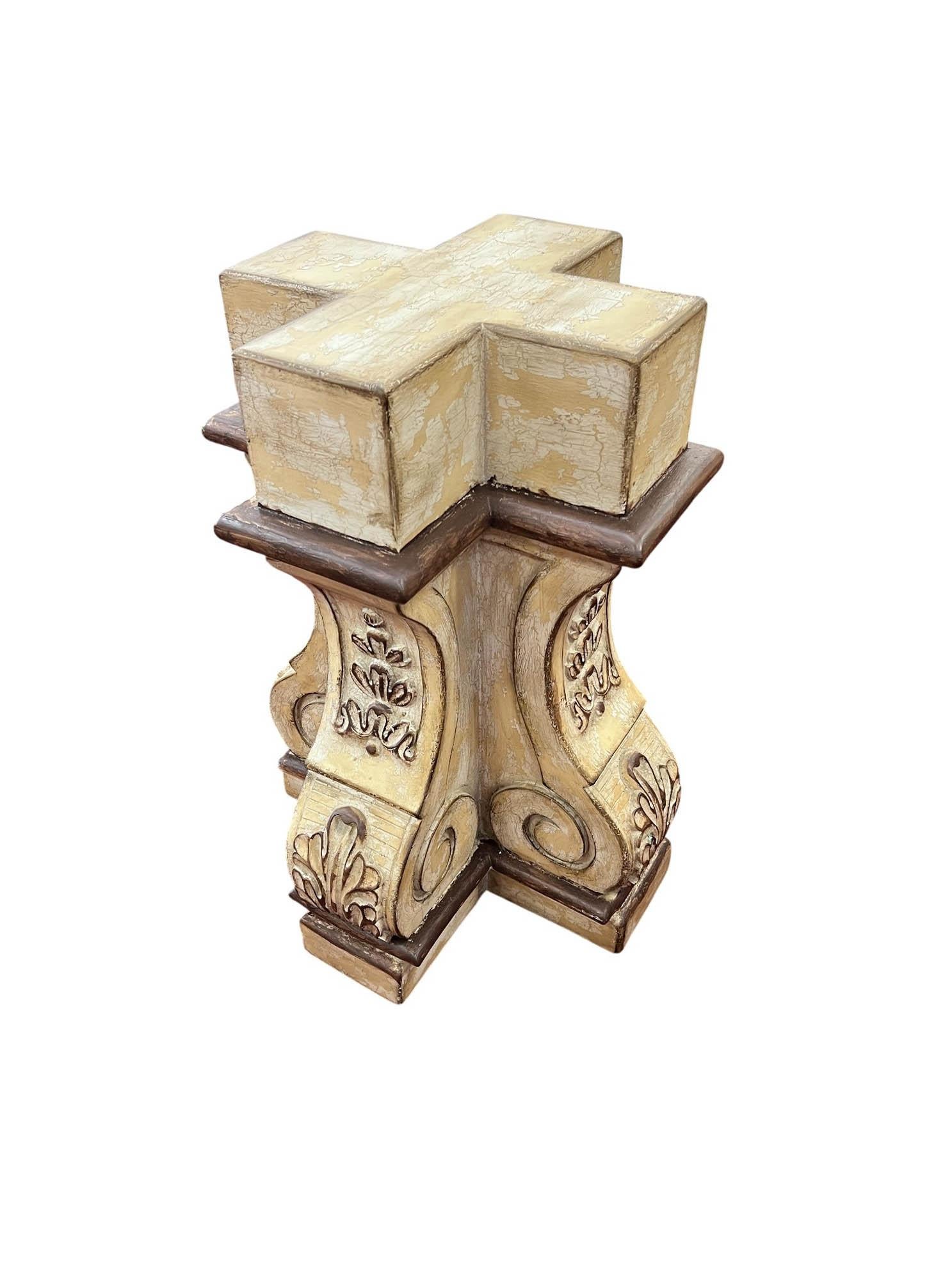 Paire de piédestaux en plâtre vieilli de style néo-baroque en vente 1