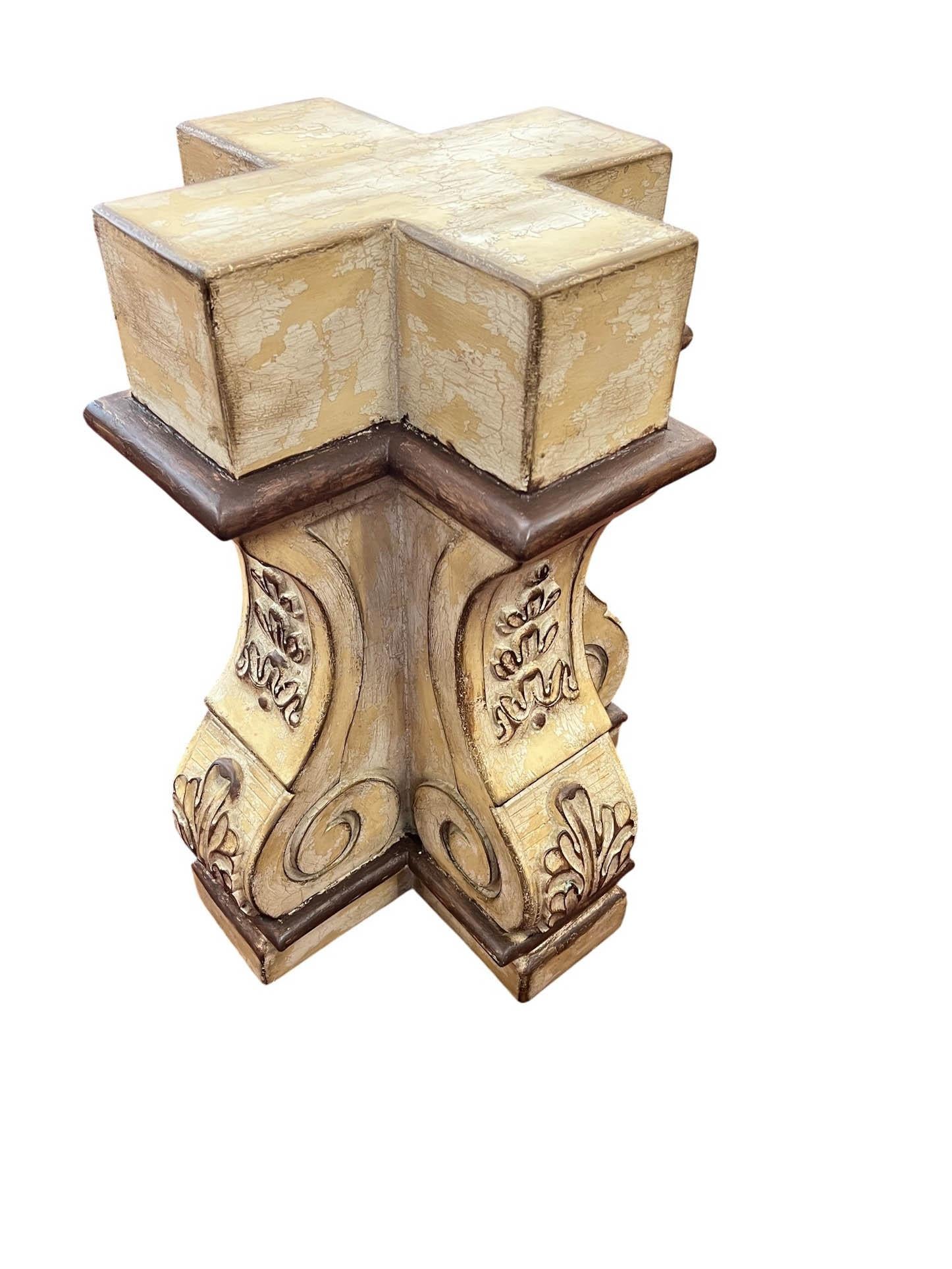 Paire de piédestaux en plâtre vieilli de style néo-baroque en vente 3