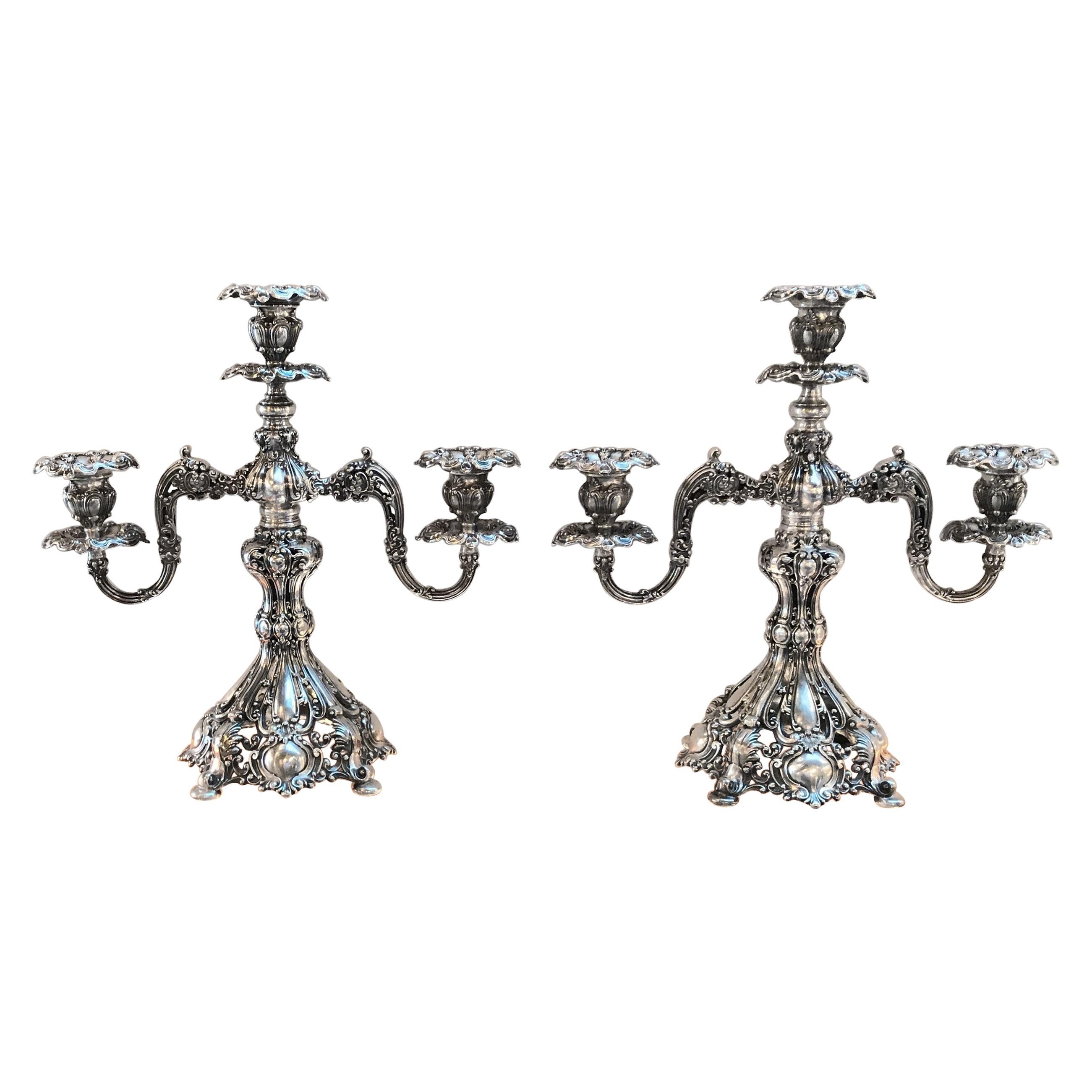 Paire de candélabres baroques en métal argenté « Renaissance » en vente