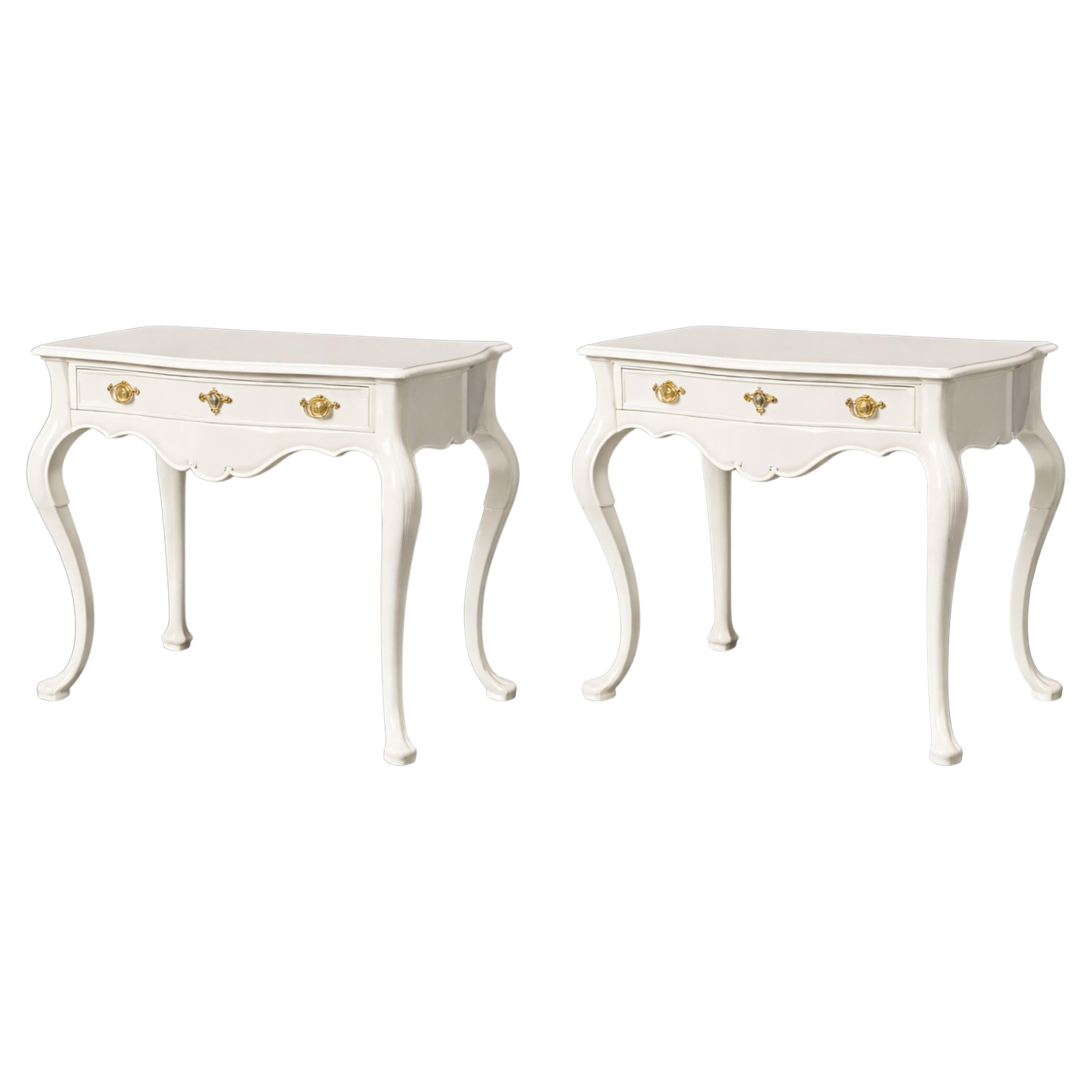 Pair of Baroque Style Commodes / Side Tables Off-White Lacquer, 20th Century For Sale