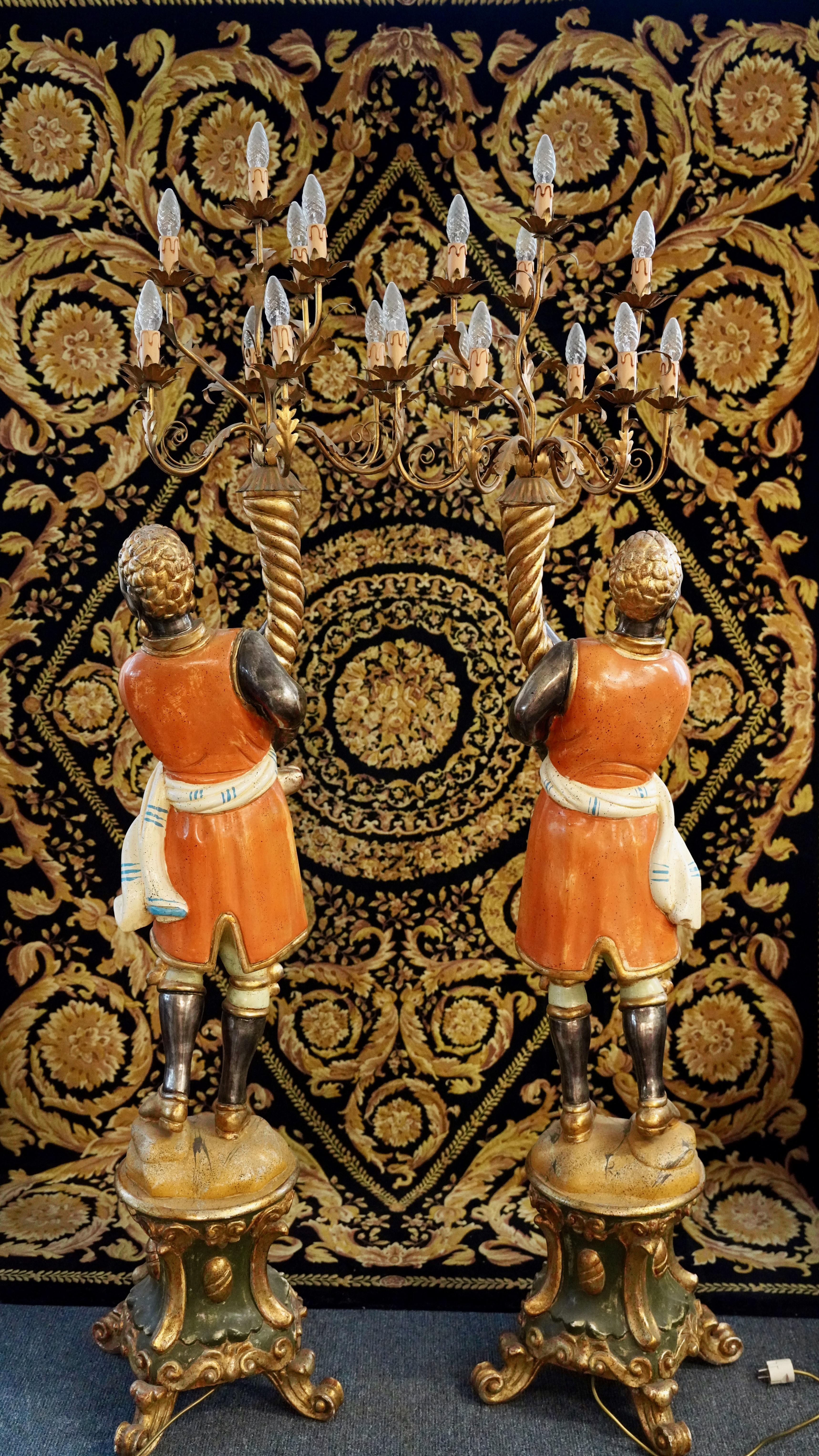 Coppia di lampade da terra in stile barocco, figure di candelieri veneziani in vendita 12