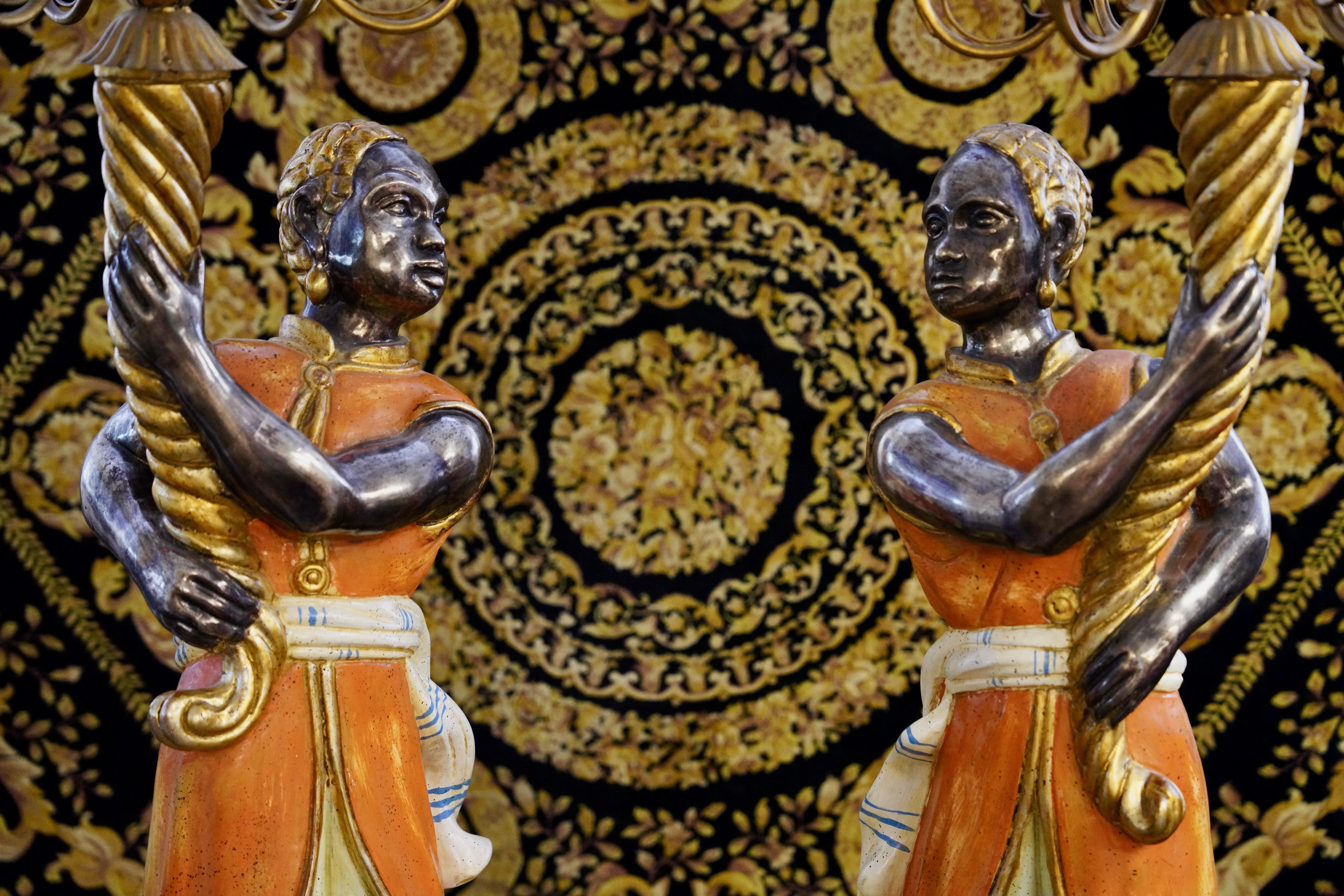 Coppia di lampade da terra in stile barocco, figure di candelieri veneziani In condizioni discrete in vendita a Berlin, DE