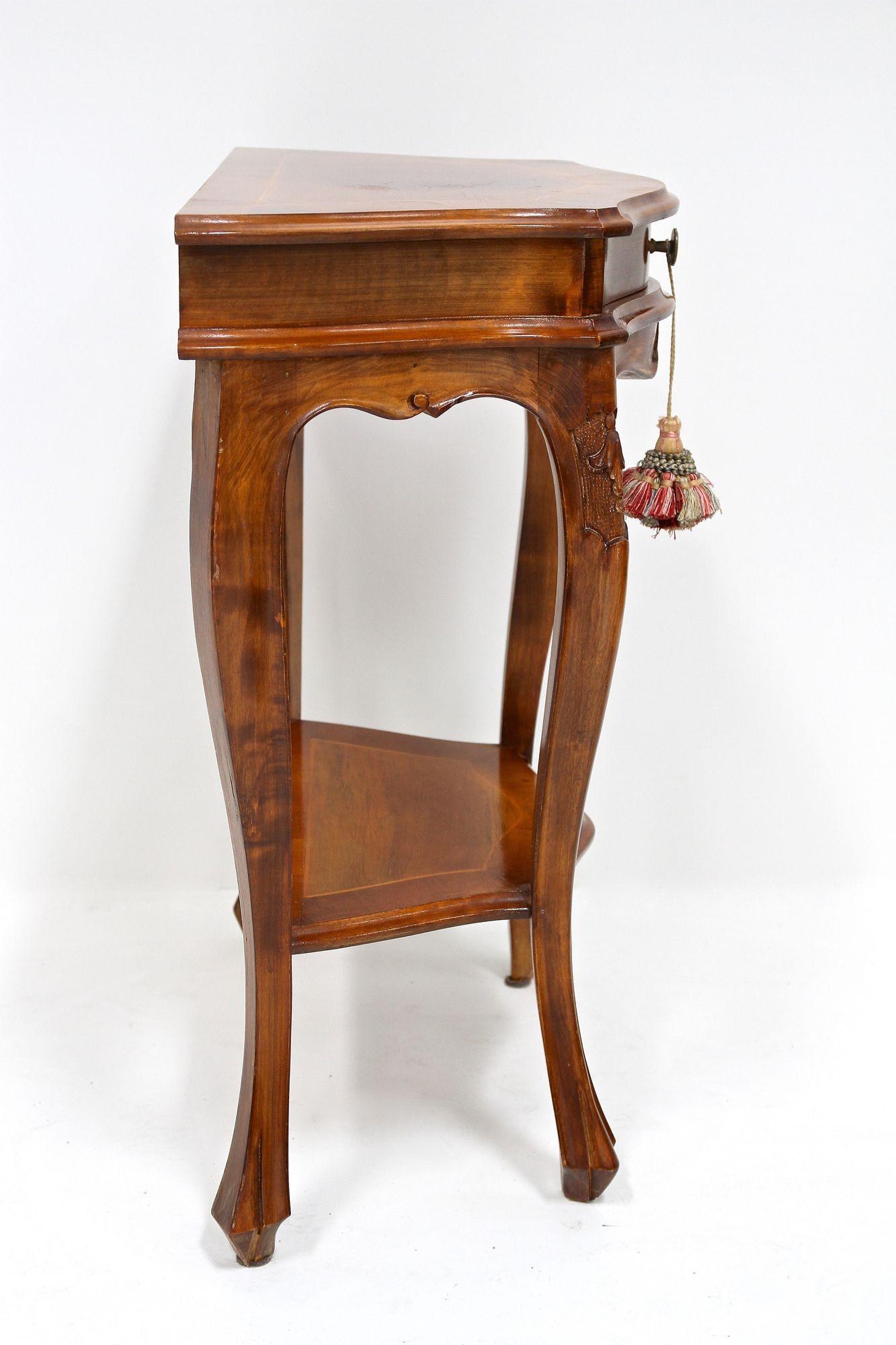 Pair Of Baroque Style Nightstands/ Console Tables, Nutwood Carved, IT ca. 1950 For Sale 4