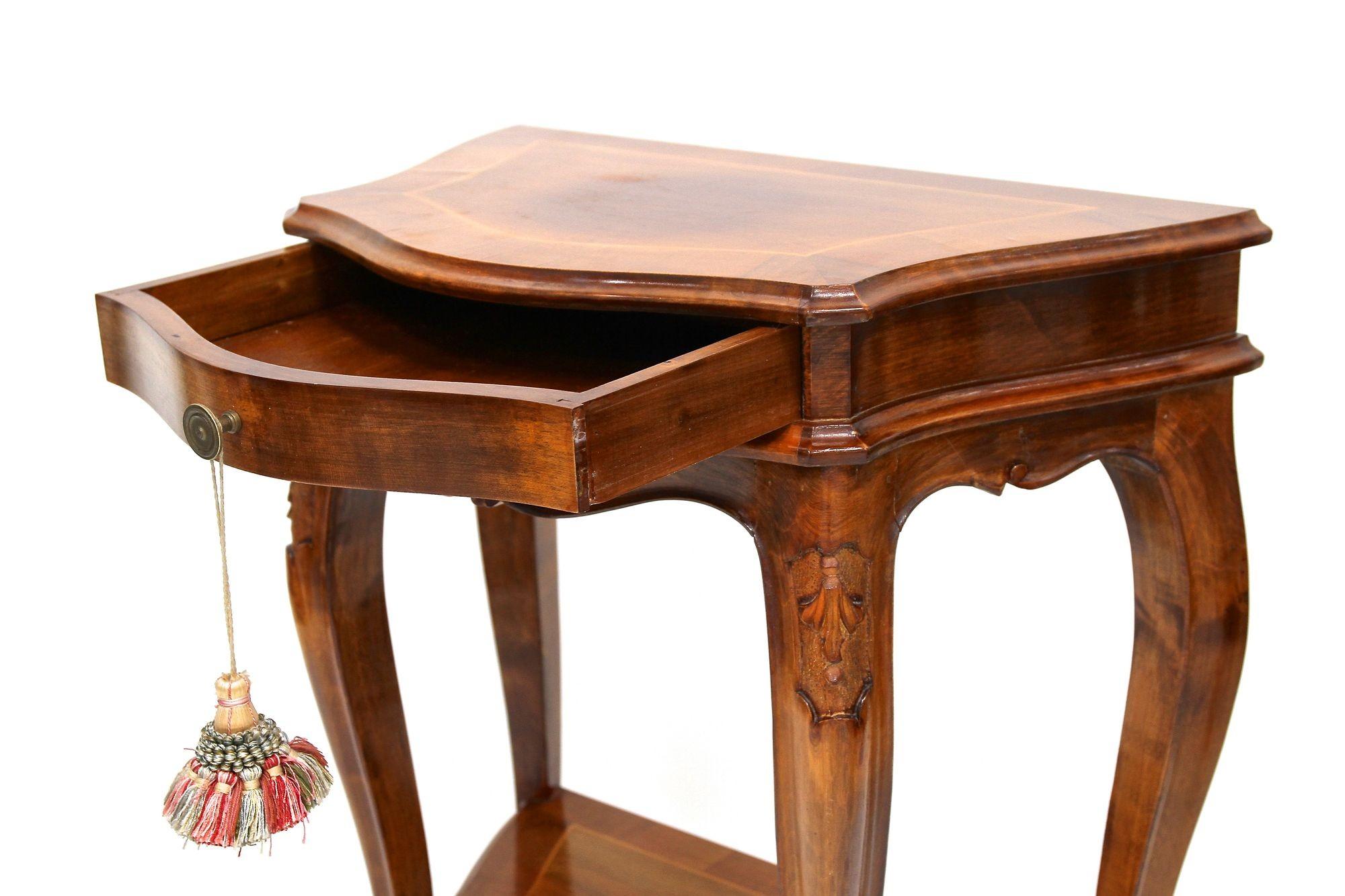 Maple Pair Of Baroque Style Nightstands/ Console Tables, Nutwood Carved, IT ca. 1950 For Sale