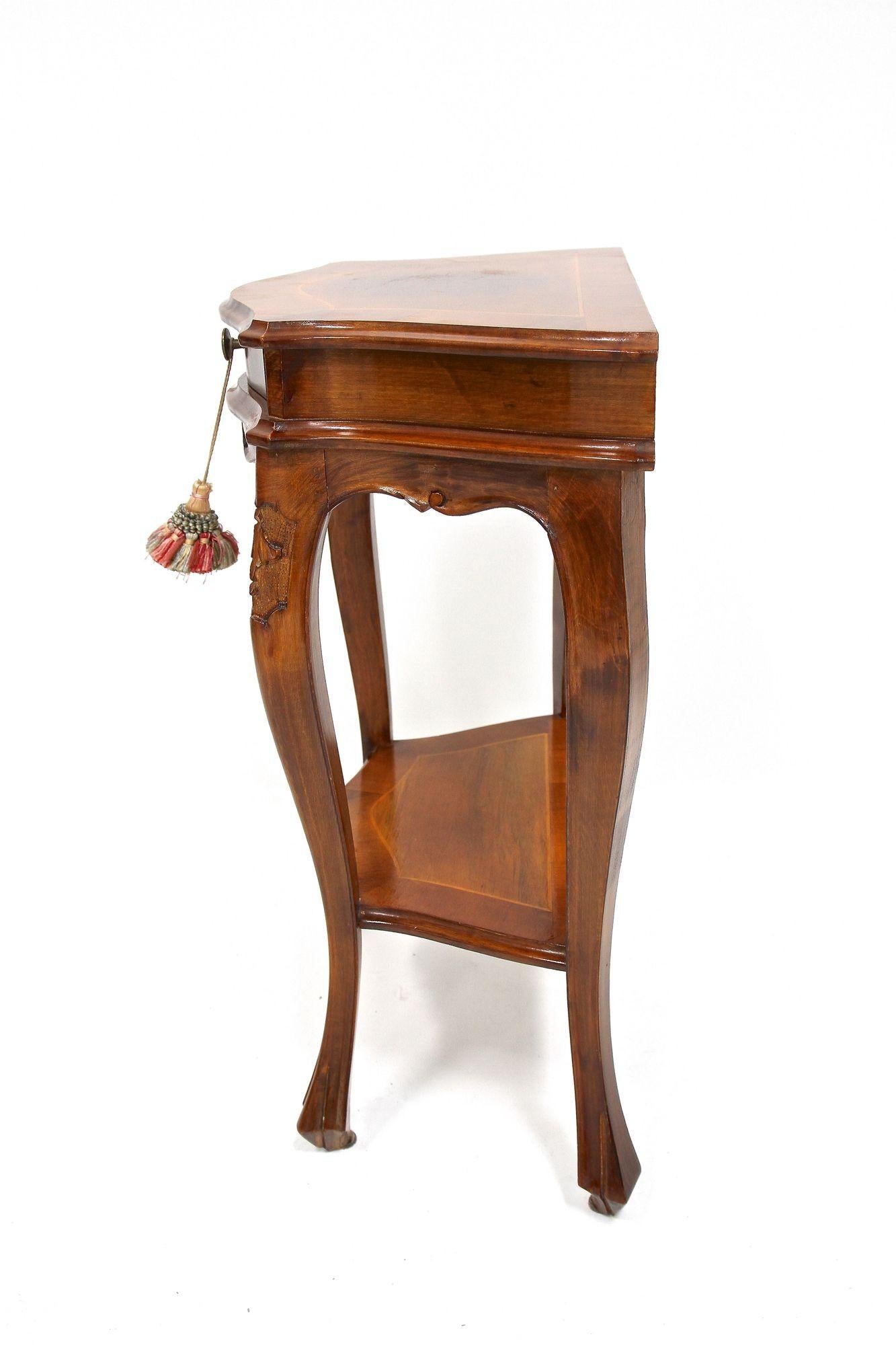 Pair Of Baroque Style Nightstands/ Console Tables, Nutwood Carved, IT ca. 1950 For Sale 1