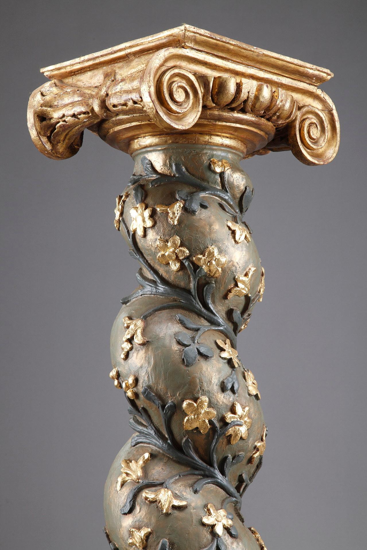Paar barocke gedrehte Säulen, 17. Jahrhundert, Paar (Vergoldet) im Angebot