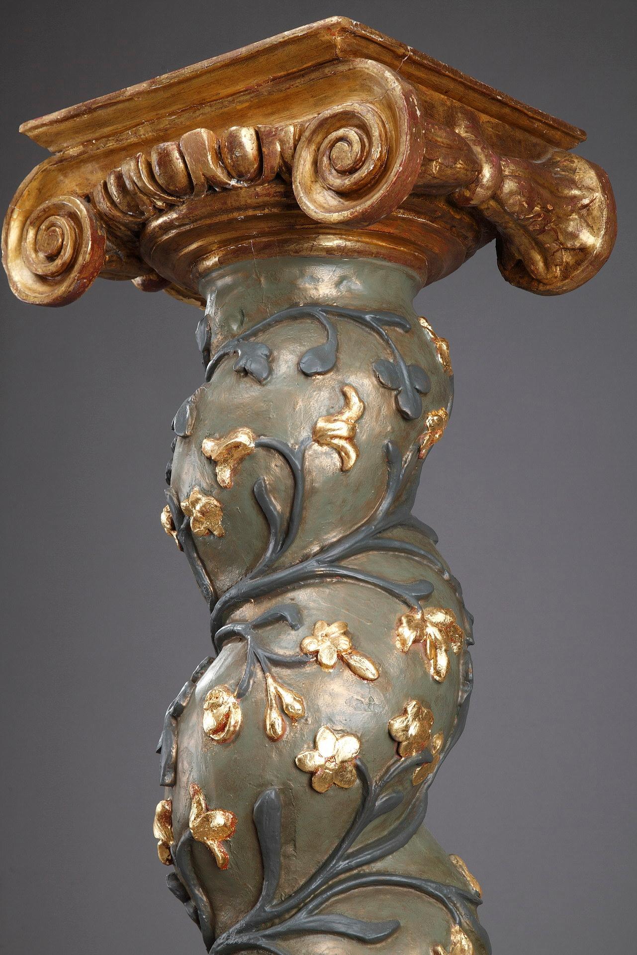 Pair of Baroque Twisted Columns, 17th Century In Good Condition For Sale In Paris, FR