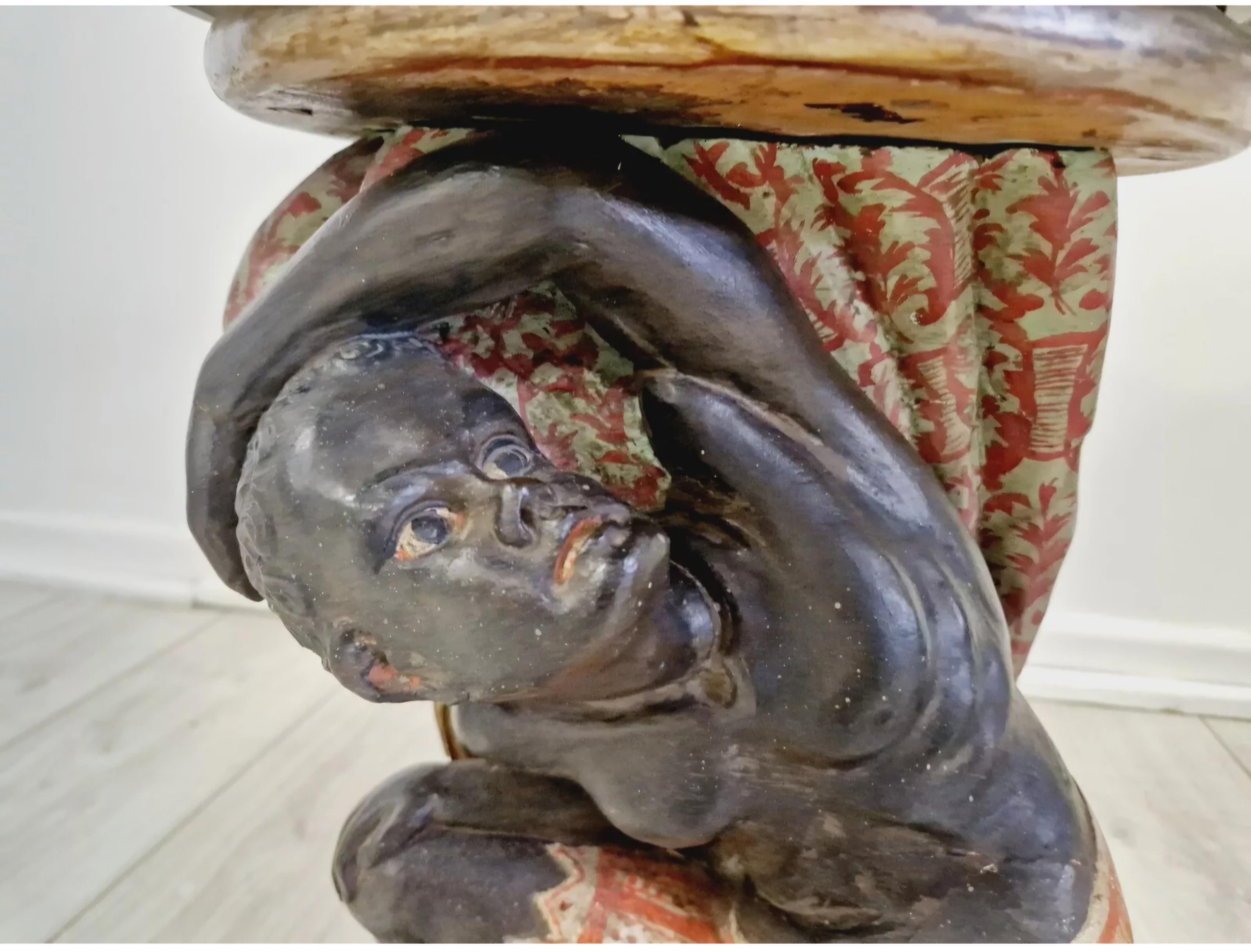 Paire de tables vénitiennes italiennes polychromées du 19e siècle à Gueridon en vente 1