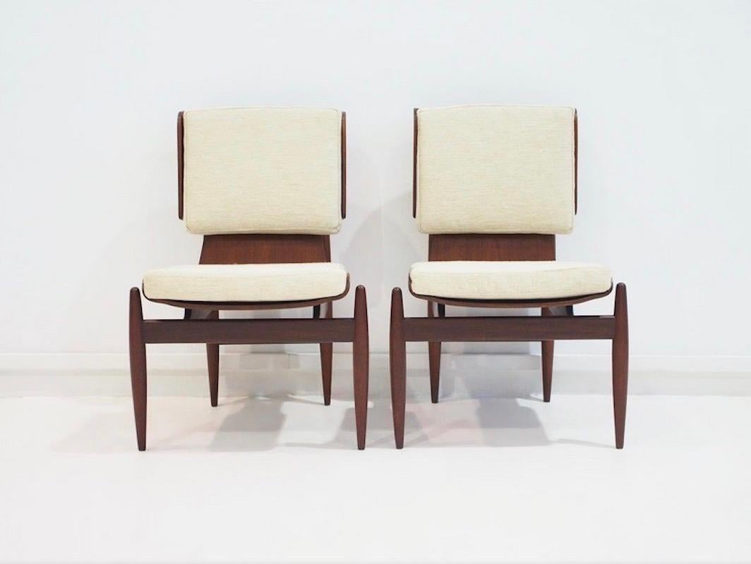 Paar Barovero Italienische Modernistische Holzbeistellstühle (Moderne der Mitte des Jahrhunderts) im Angebot