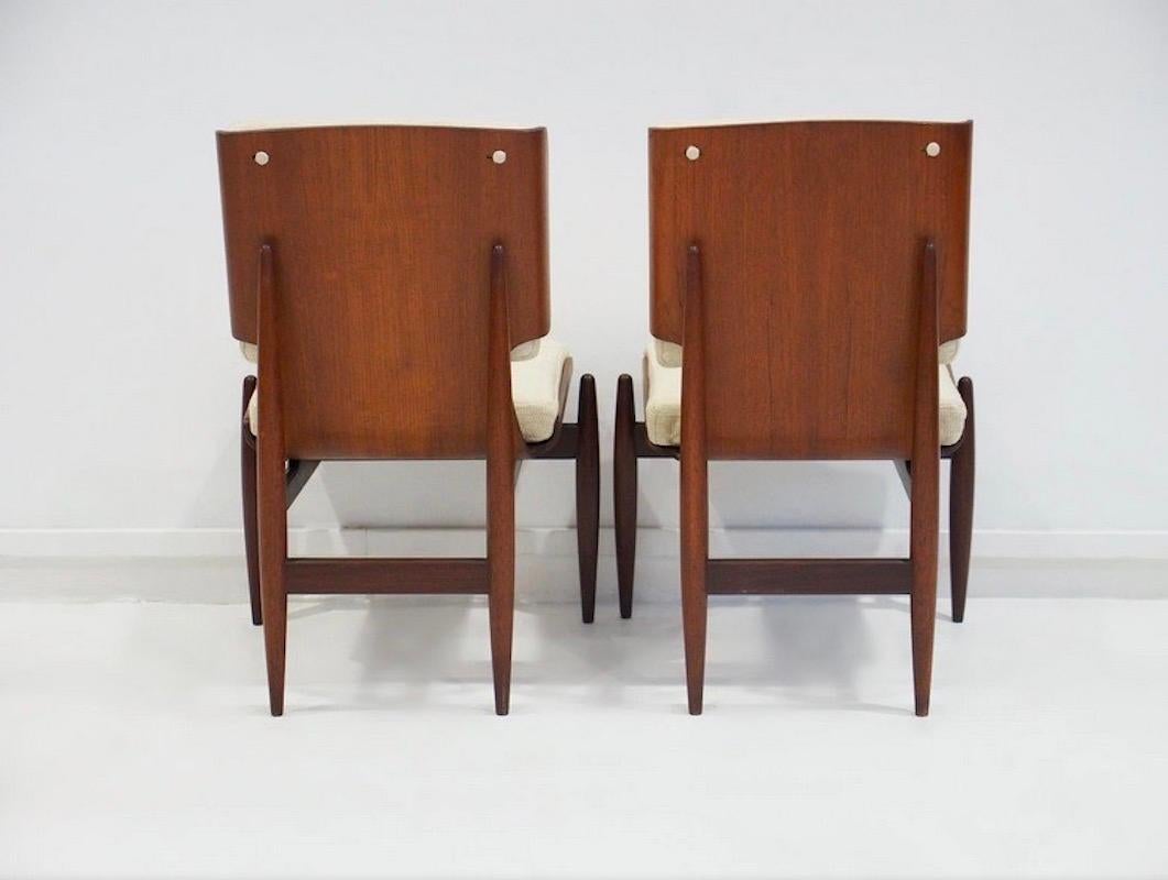 Paar Barovero Italienische Modernistische Holzbeistellstühle im Angebot 1