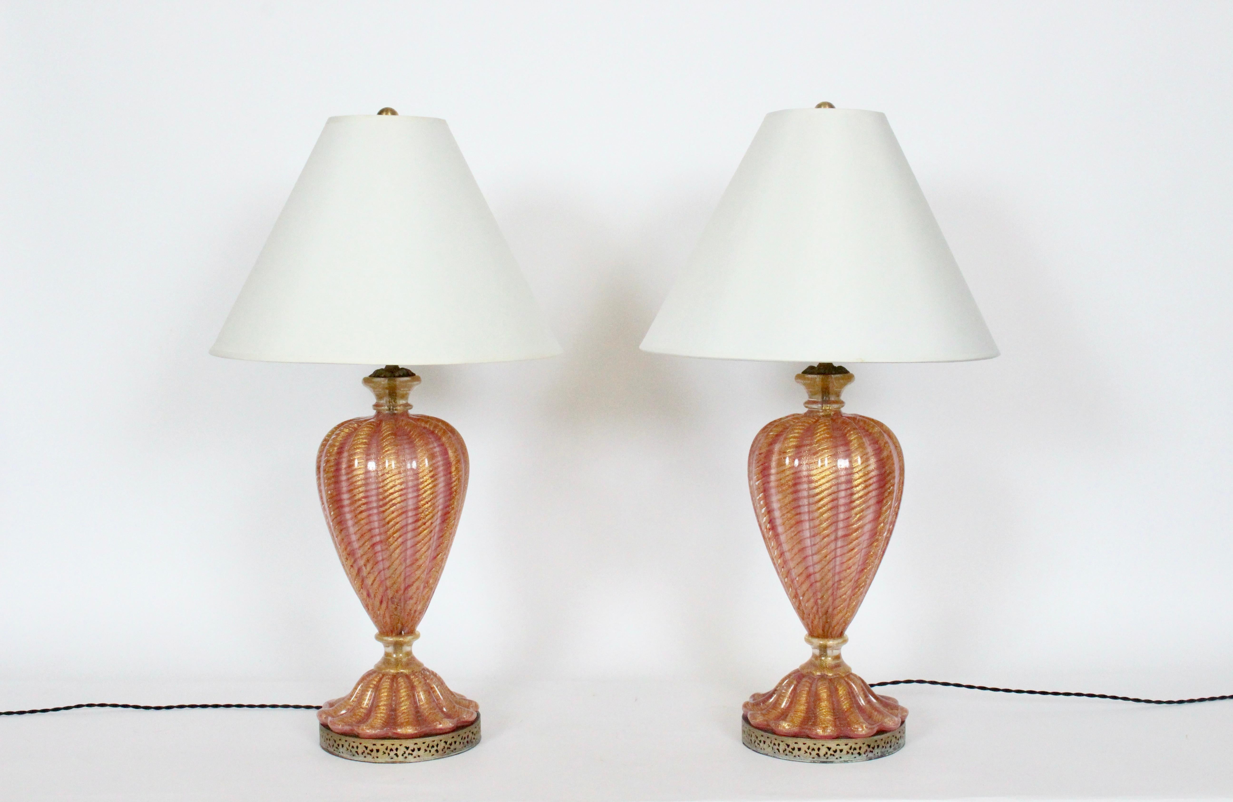 Hollywood Regency Pair of Barovier e Toso Iridescent Rose Gold Murano Glass Table Lamps, 1950s