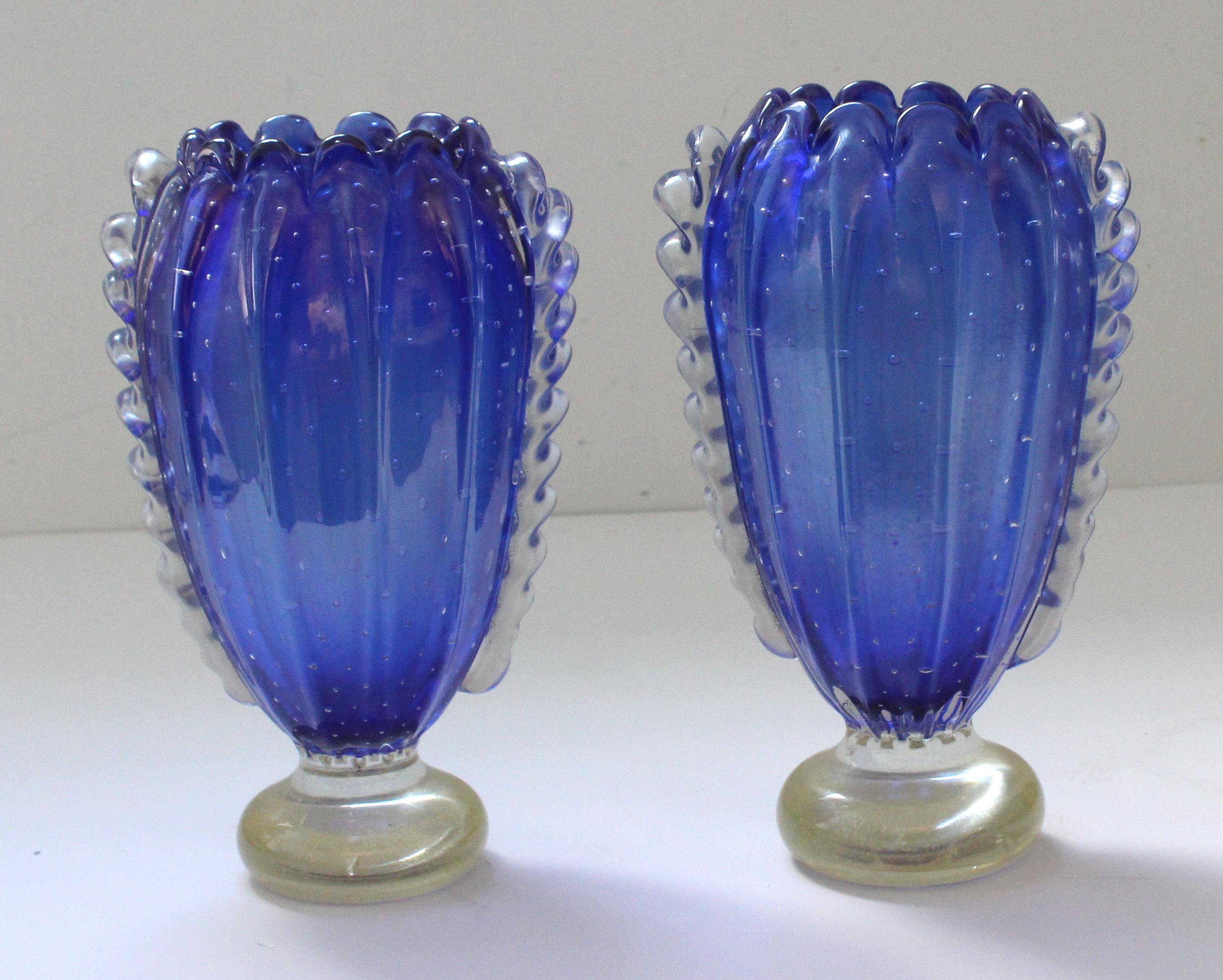 This stylish pair of Murano glass Barovier et Toso vases date to the Art Deco period of the 1920s and 1930s.

Note: Dimensions of one vase are 10.75