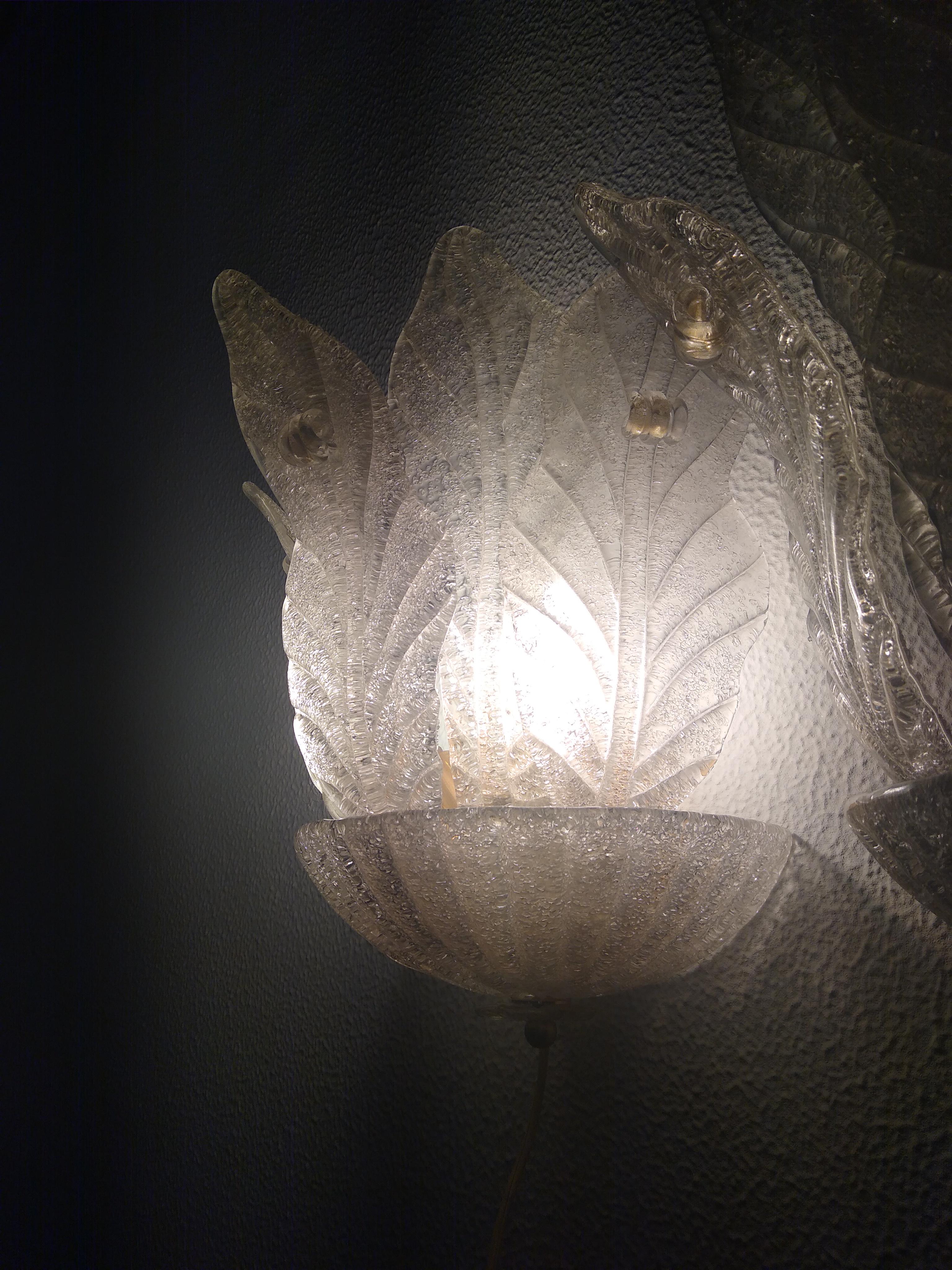 Pair of Barovier Large Murano Glass Leaf  Sconces with Brass Fittings, 1960s In Good Condition For Sale In Catania, IT