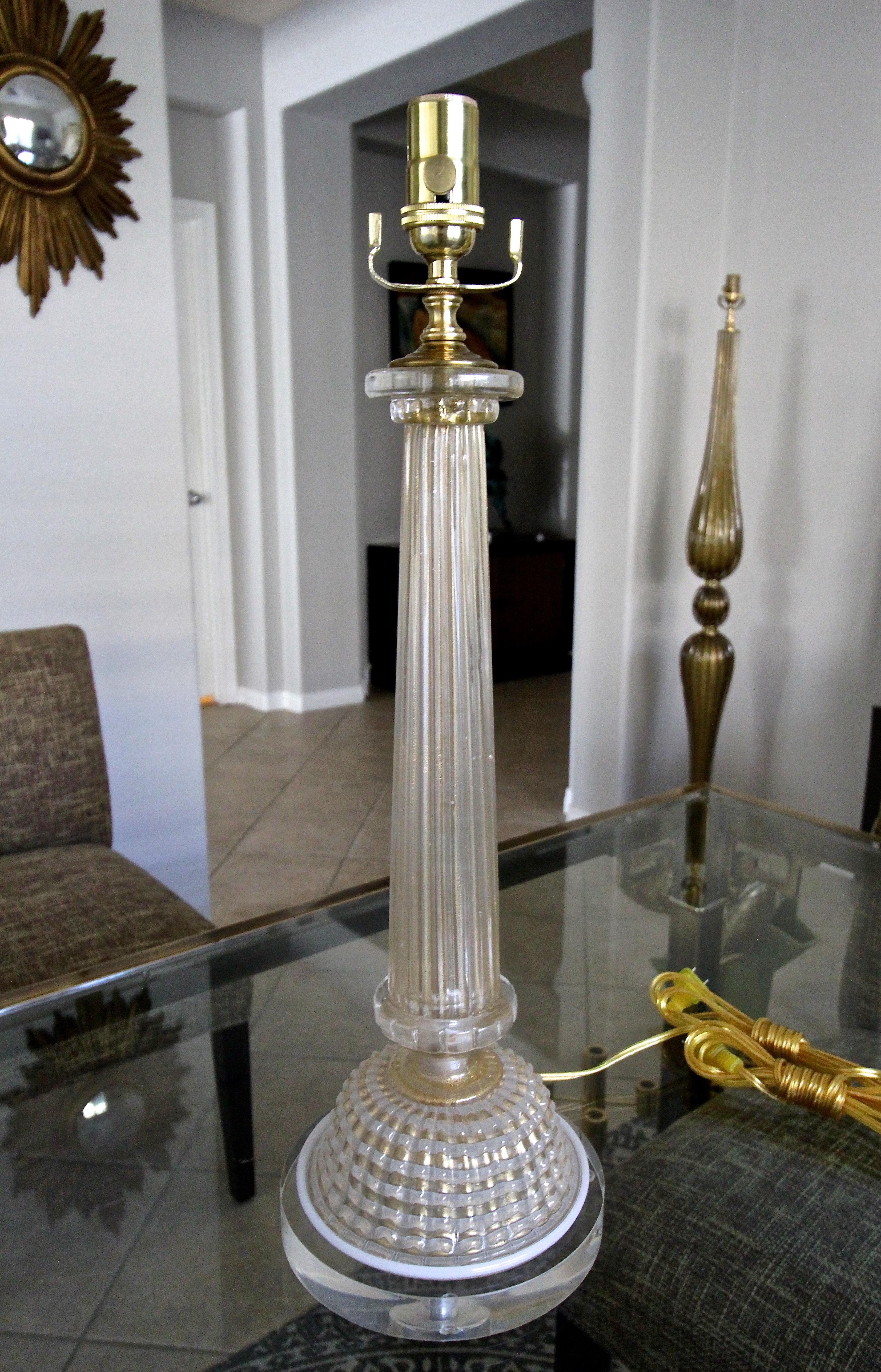Paar Barovier Murano-Säulen-Tischlampen in Gold und Weiß im Zustand „Gut“ im Angebot in Palm Springs, CA
