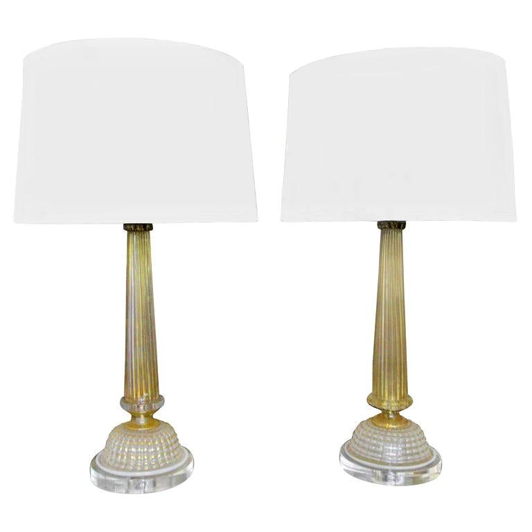 Paire de lampes de bureau à colonne en or et blanc de Murano par Barovier