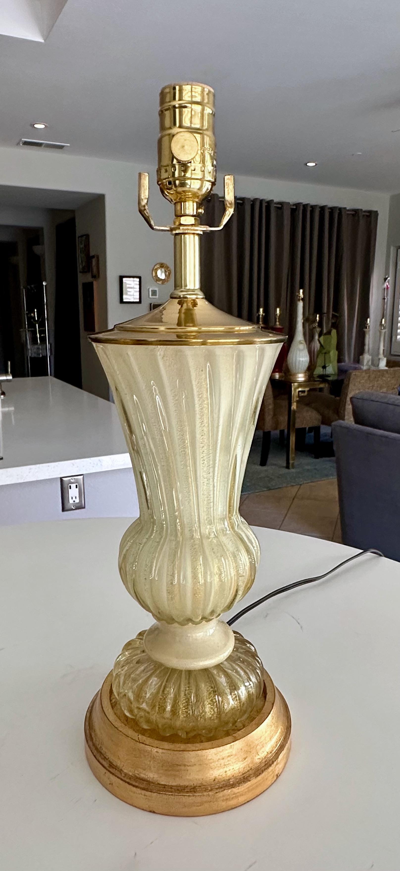 Coppia di lampade da tavolo Barovier Murano oro e bianco in vendita 5