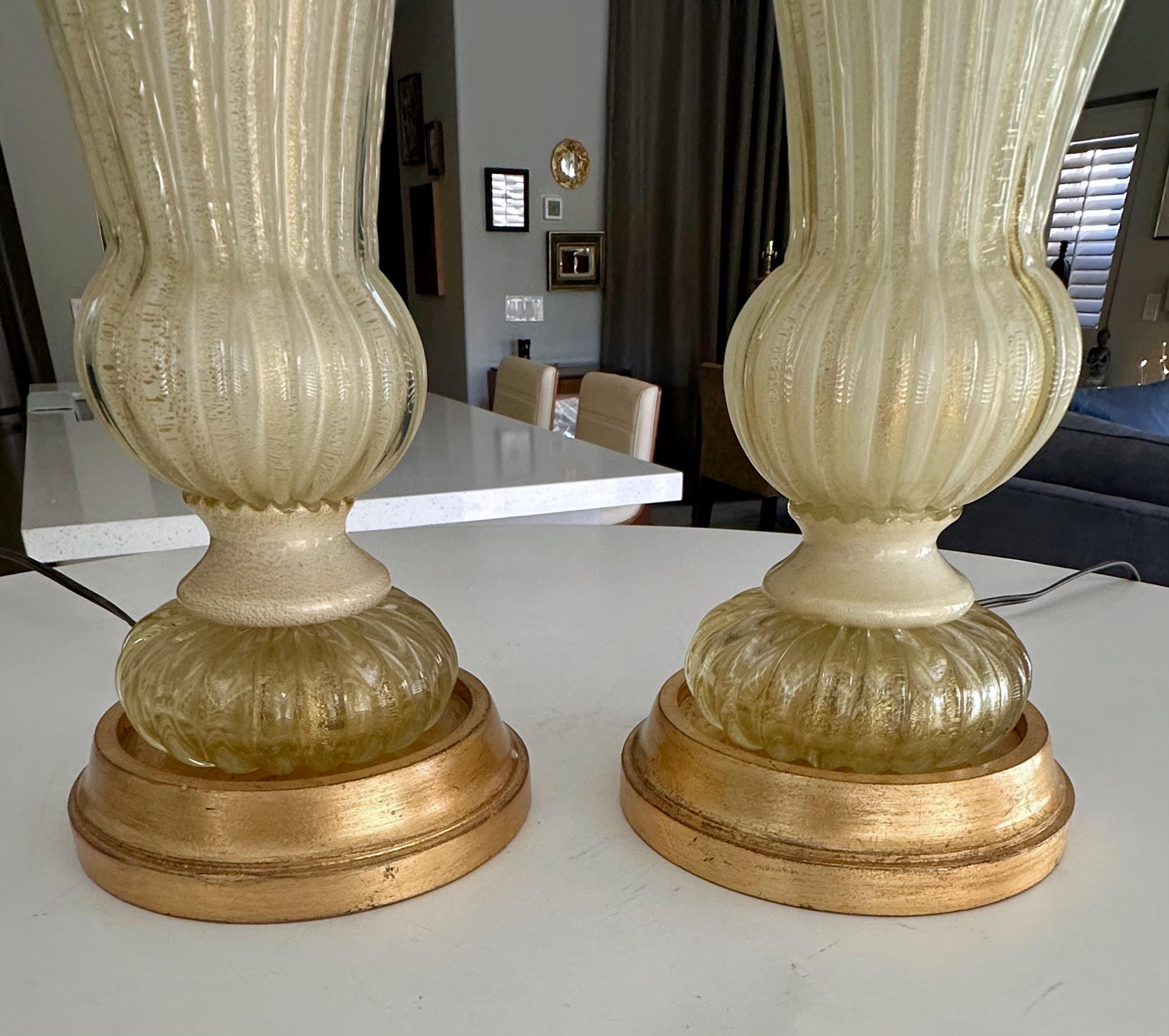 Coppia di lampade da tavolo Barovier Murano oro e bianco in vendita 11