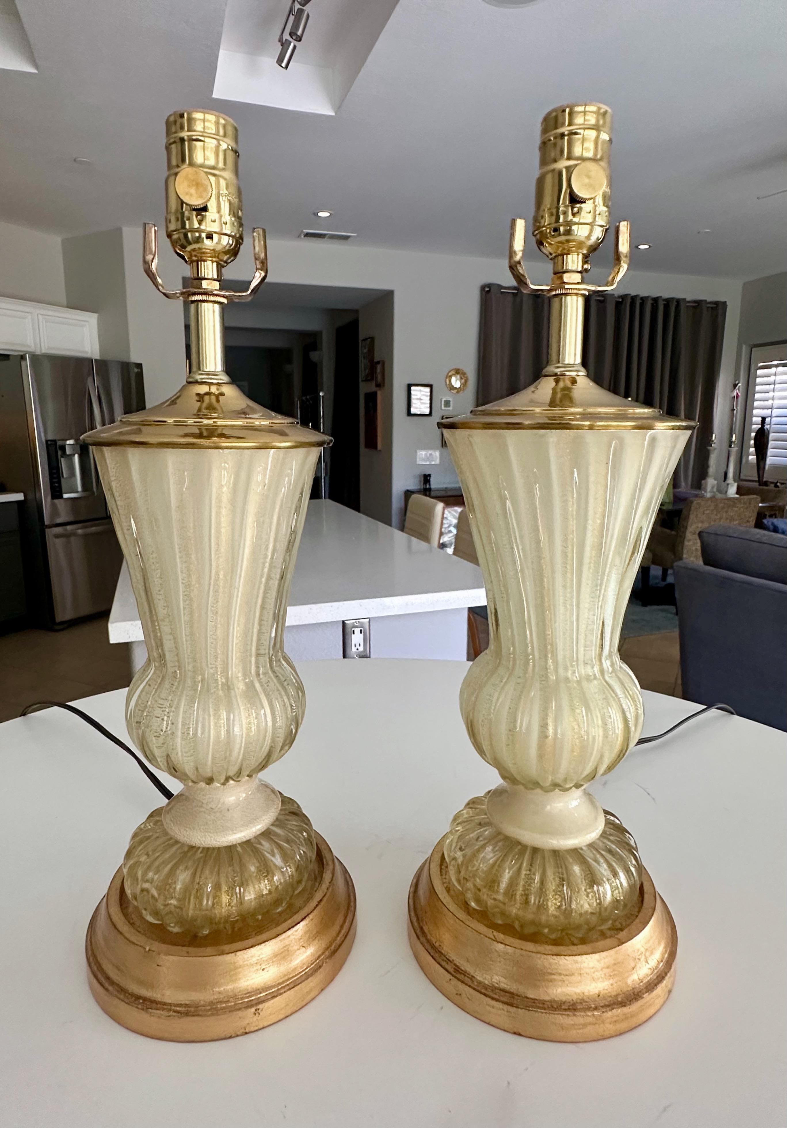 Coppia di lampade da tavolo Barovier Murano oro e bianco in vendita 12