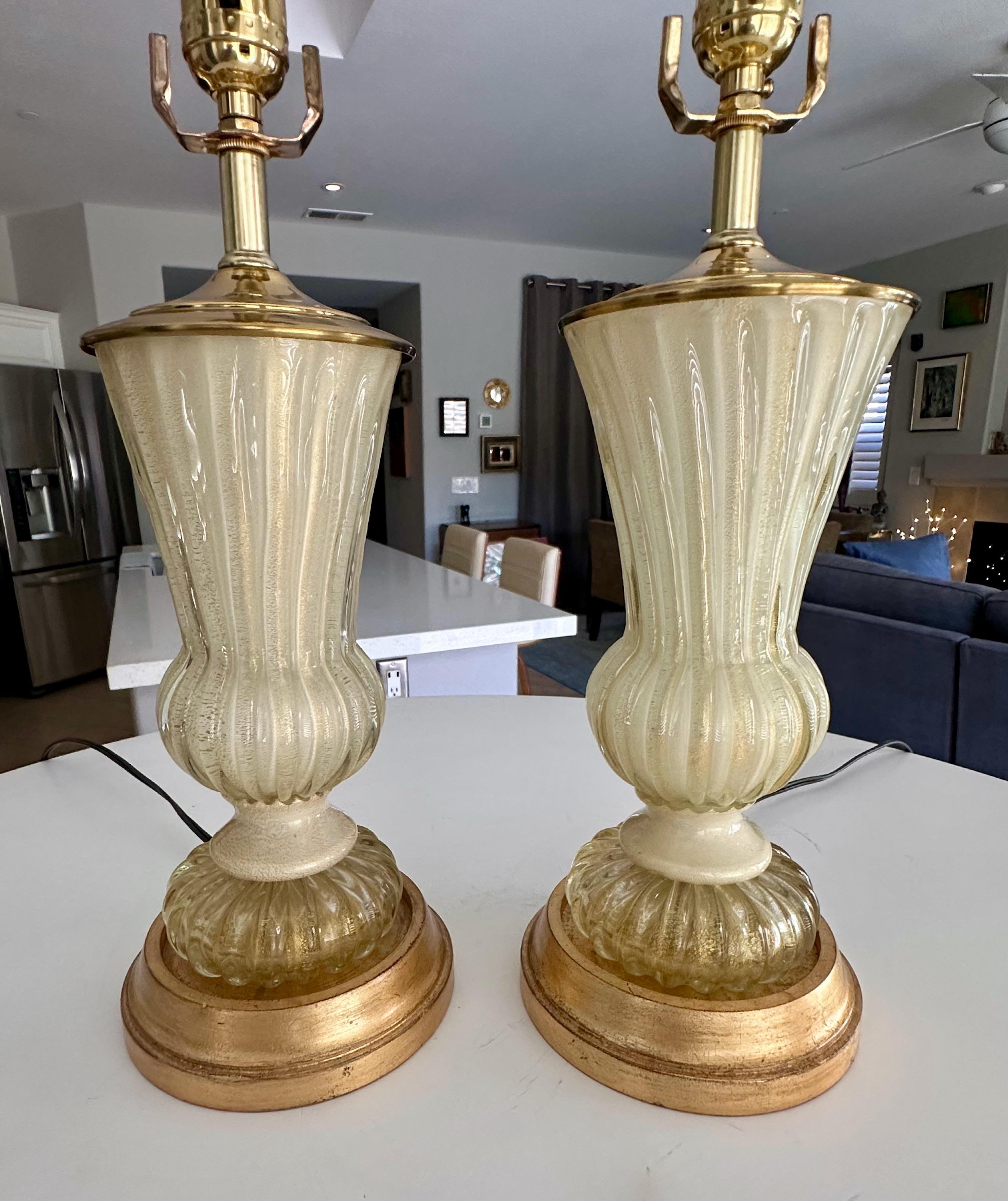 Coppia di lampade da tavolo Barovier Murano oro e bianco in vendita 2