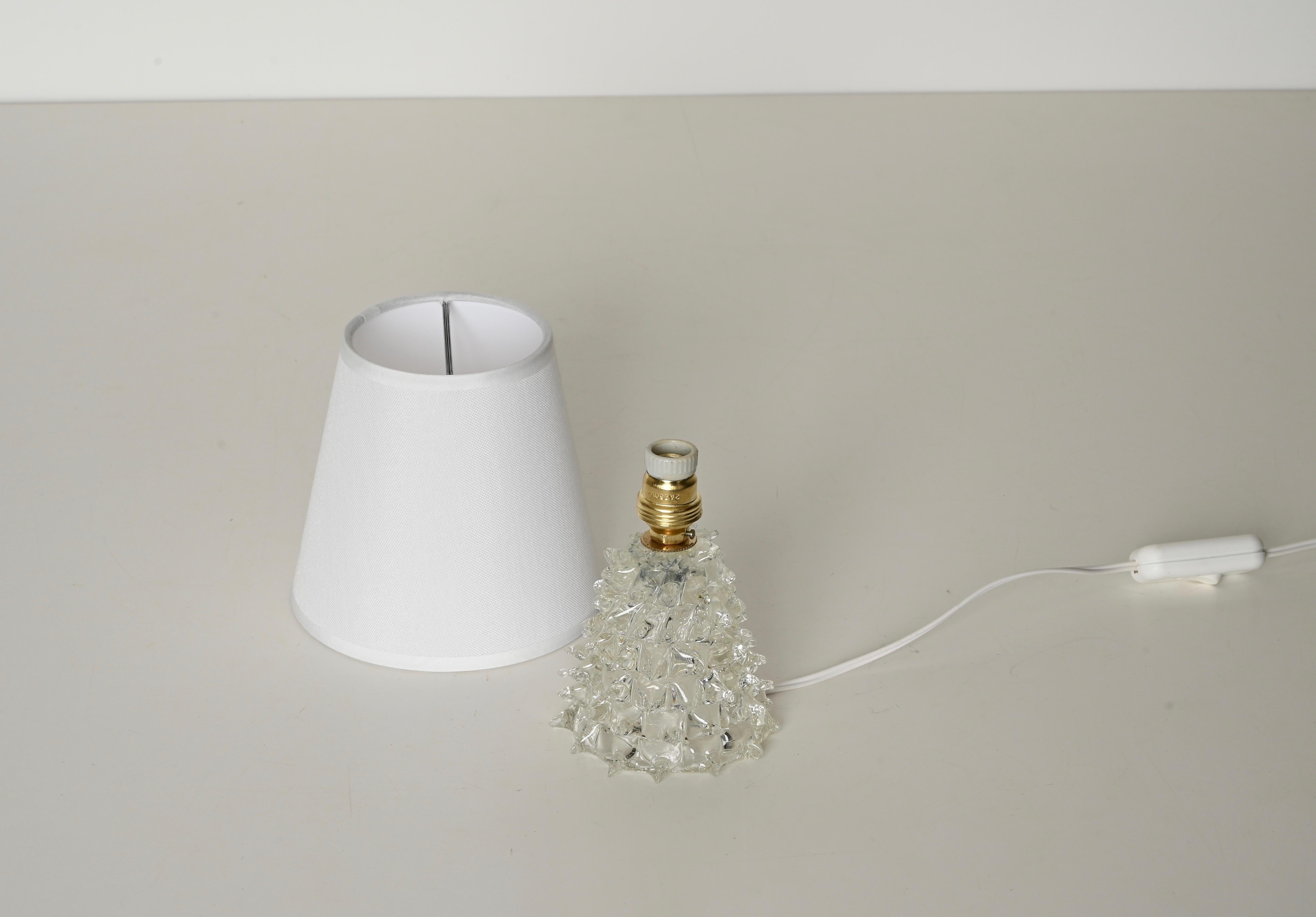 Pareja de lámparas de mesa Barovier de cristal rostrato de Murano y latón, Italia Años 1940 en venta 7