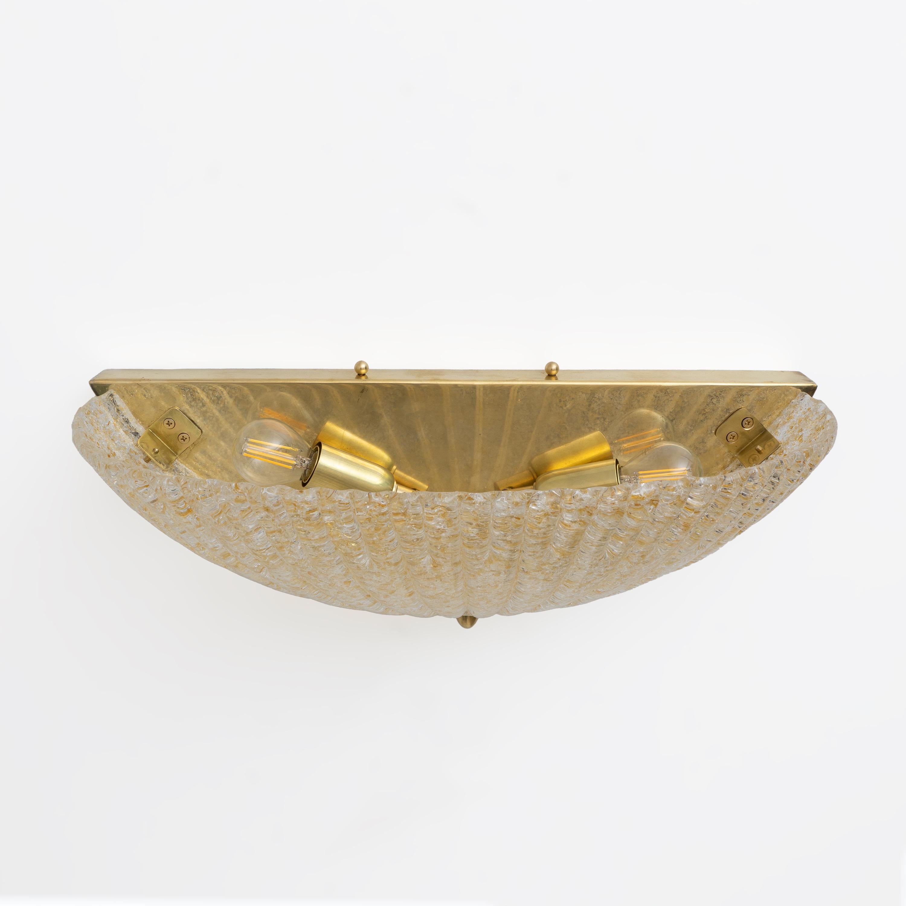 Pair of Barovier Style Mid Century Modern Murano Glass Shell Sconces For Sale 1