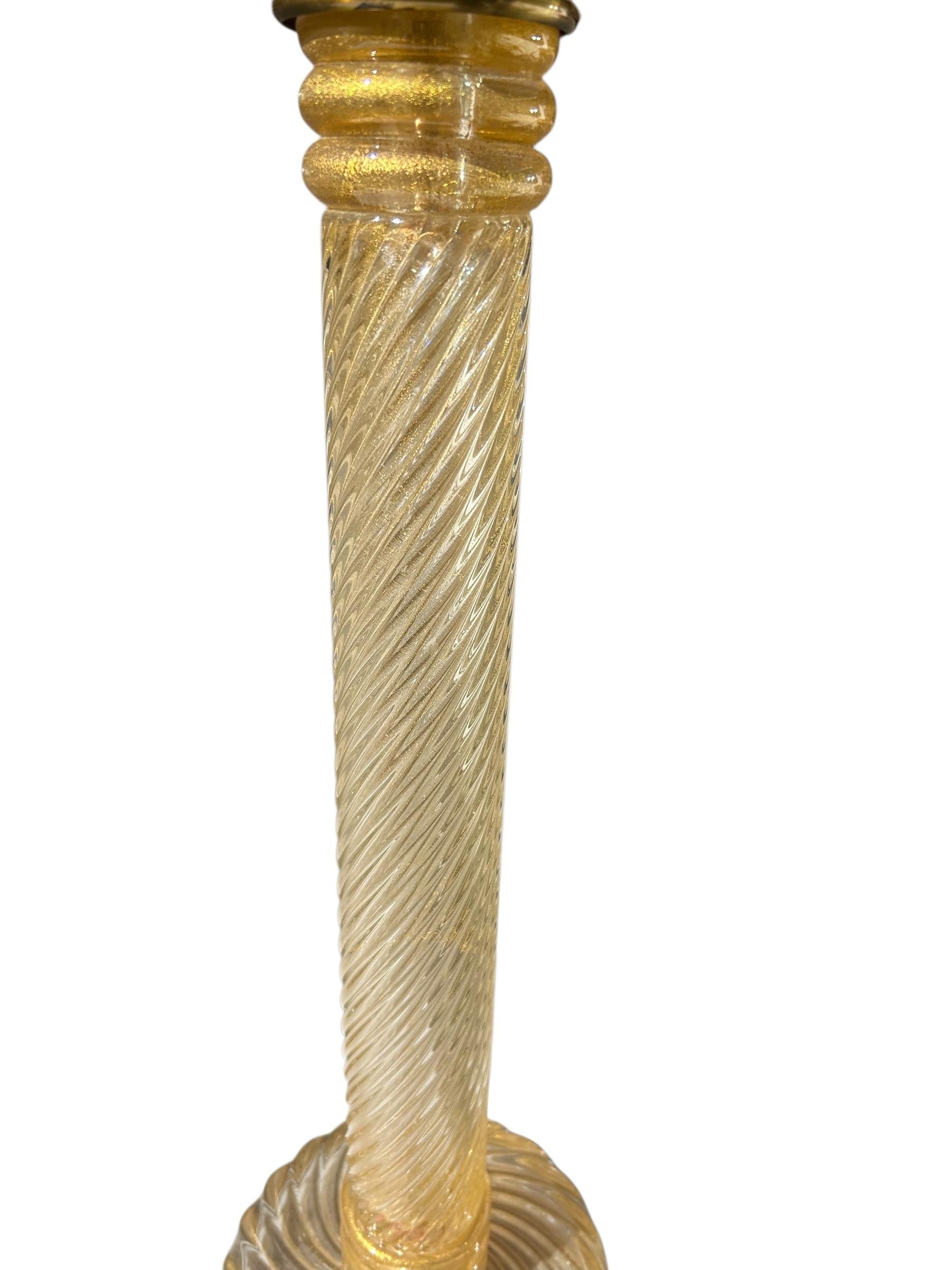 Vetro di Murano Coppia di lampade a colonna in vetro di Murano color oro di Barovier&Toso, C.C. 1950 in vendita