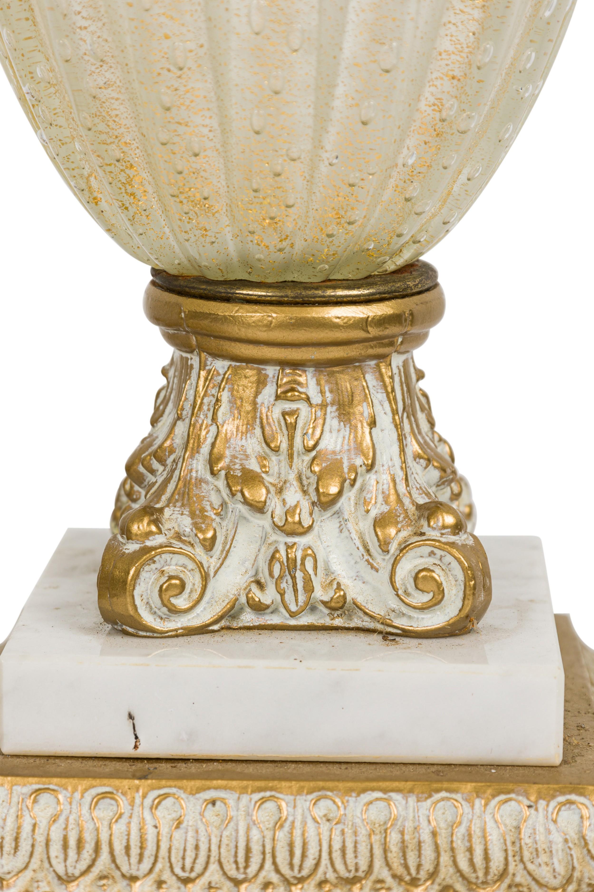 Pareja de lámparas de sobremesa italianas de mediados de siglo Barovier & Toso Bolle y Fleck dorado en venta 1