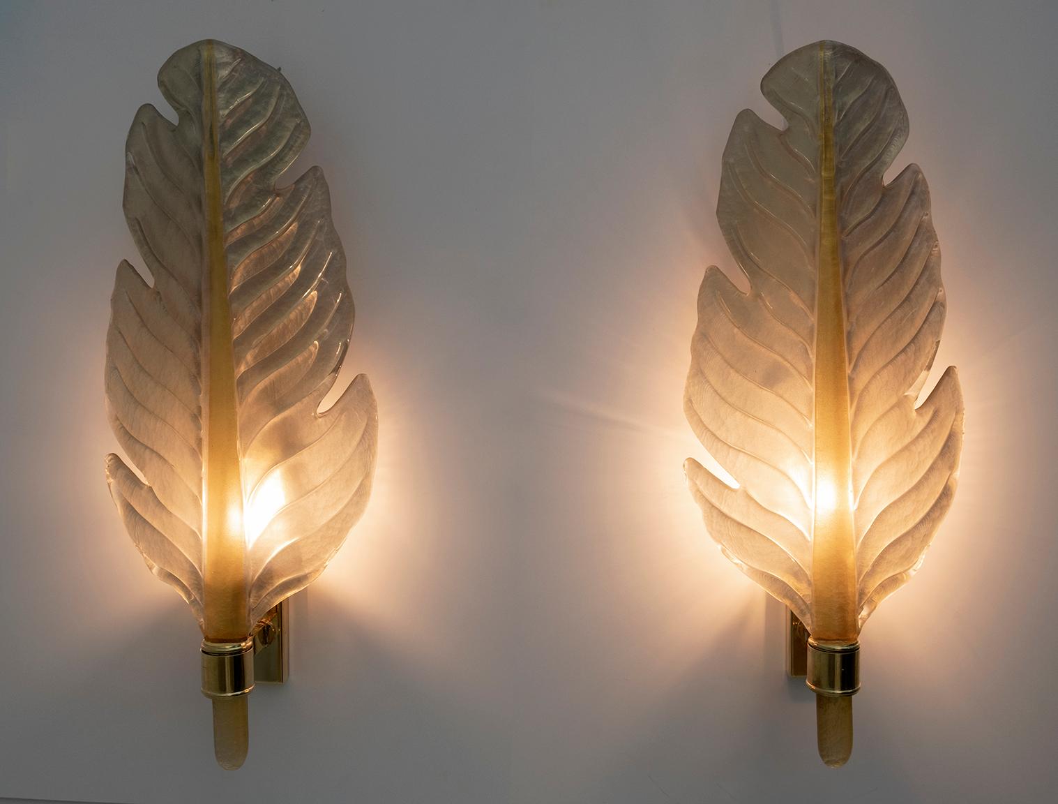 Italian Pair of Barovier & Toso Mid-Century Modern Murano Glass Gold Leaf Sconces For Sale