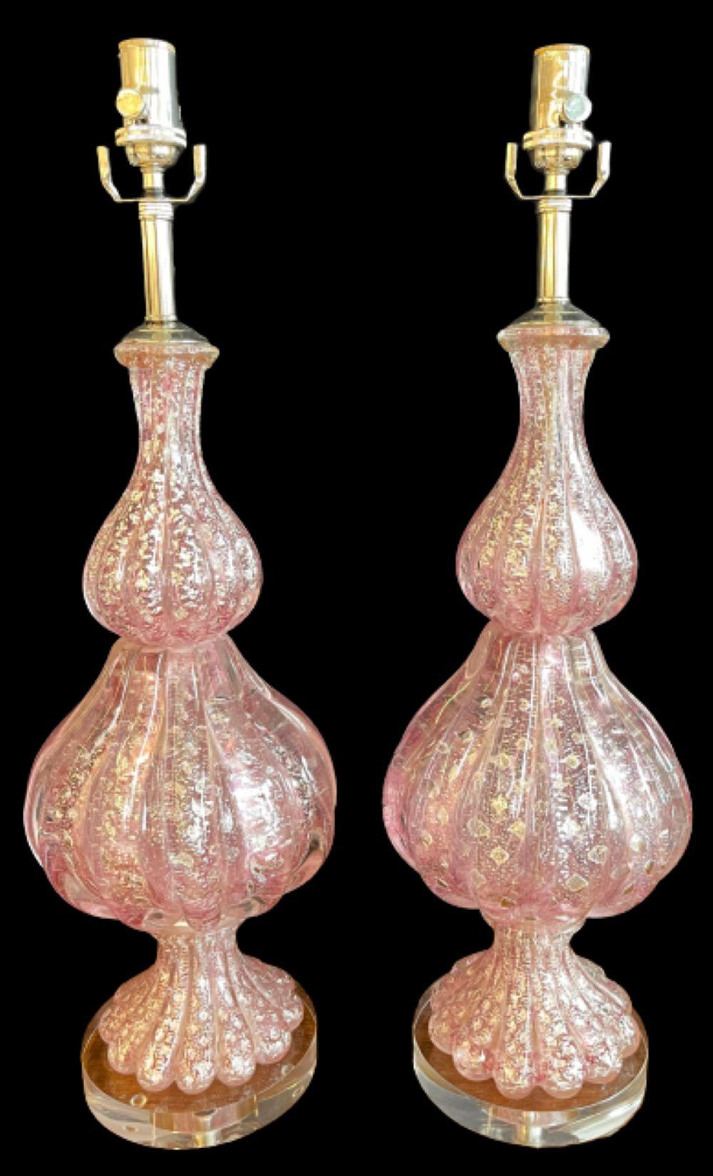 Italian Barovier & Toso Murano table lamps. A fine pair of bulbous pink and silver murano glass lamps on a lucite base.