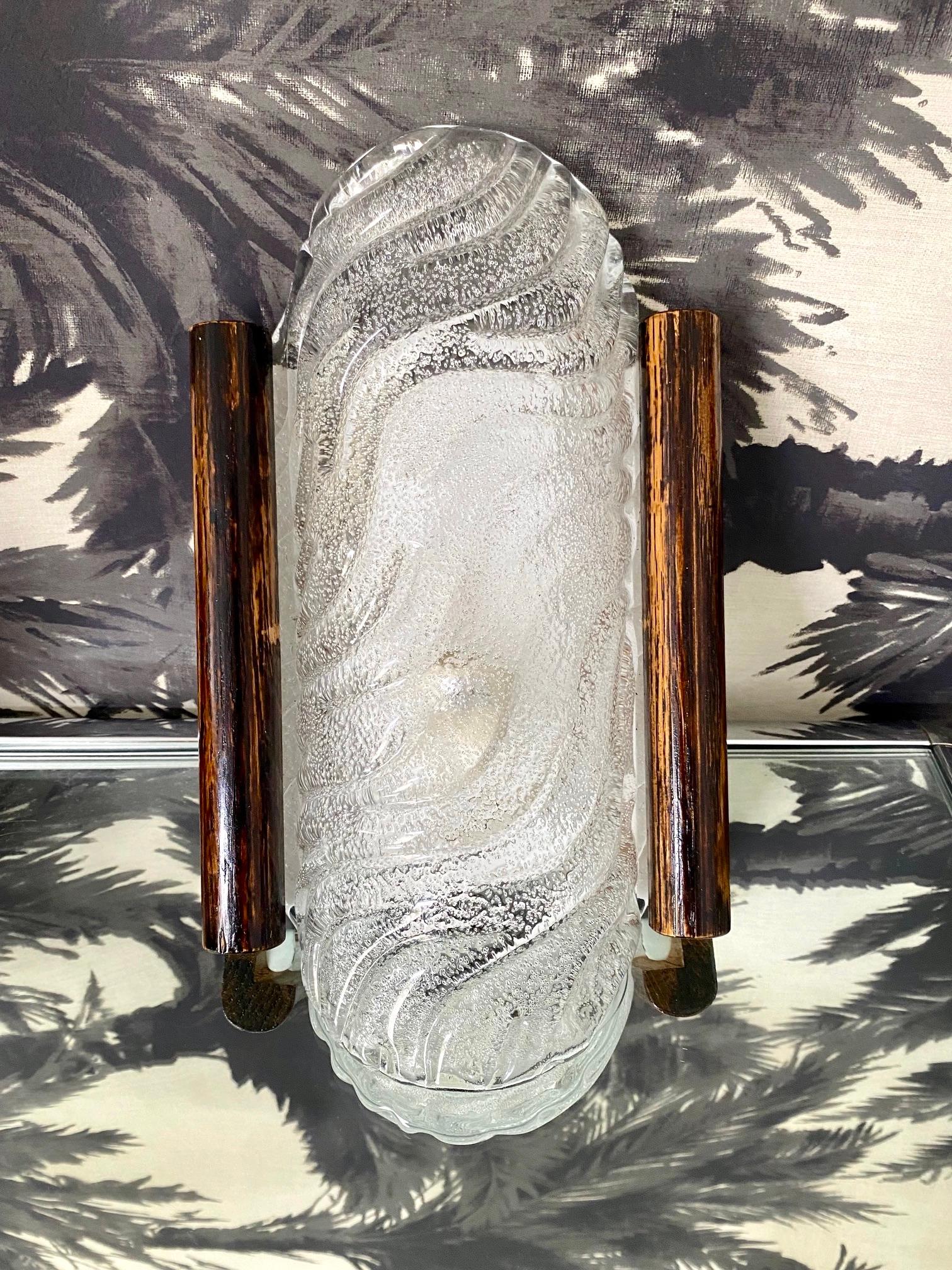 Coppia di lampade in vetro di Murano Barovier & Toso con cornice in Wood, Italia, 1950 ca. In condizioni buone in vendita a Fort Lauderdale, FL