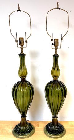 Ein Paar Barovier & Toso gerippte Olive Verde Murano Glaslampen, CIRCA 1955-1965