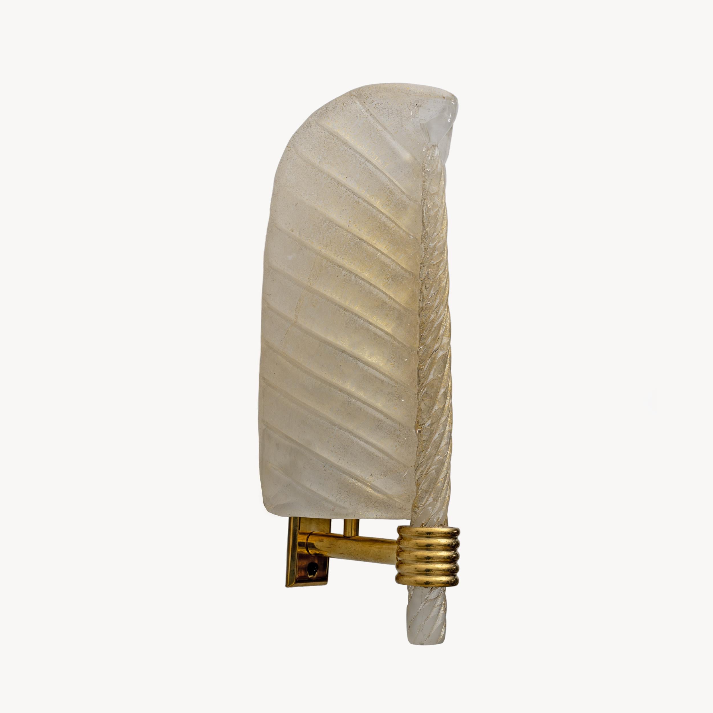 Late 20th Century Pair of Barovier & Toso Style Mid-Century Modern Murano Glass Gold Leaf Sconces For Sale