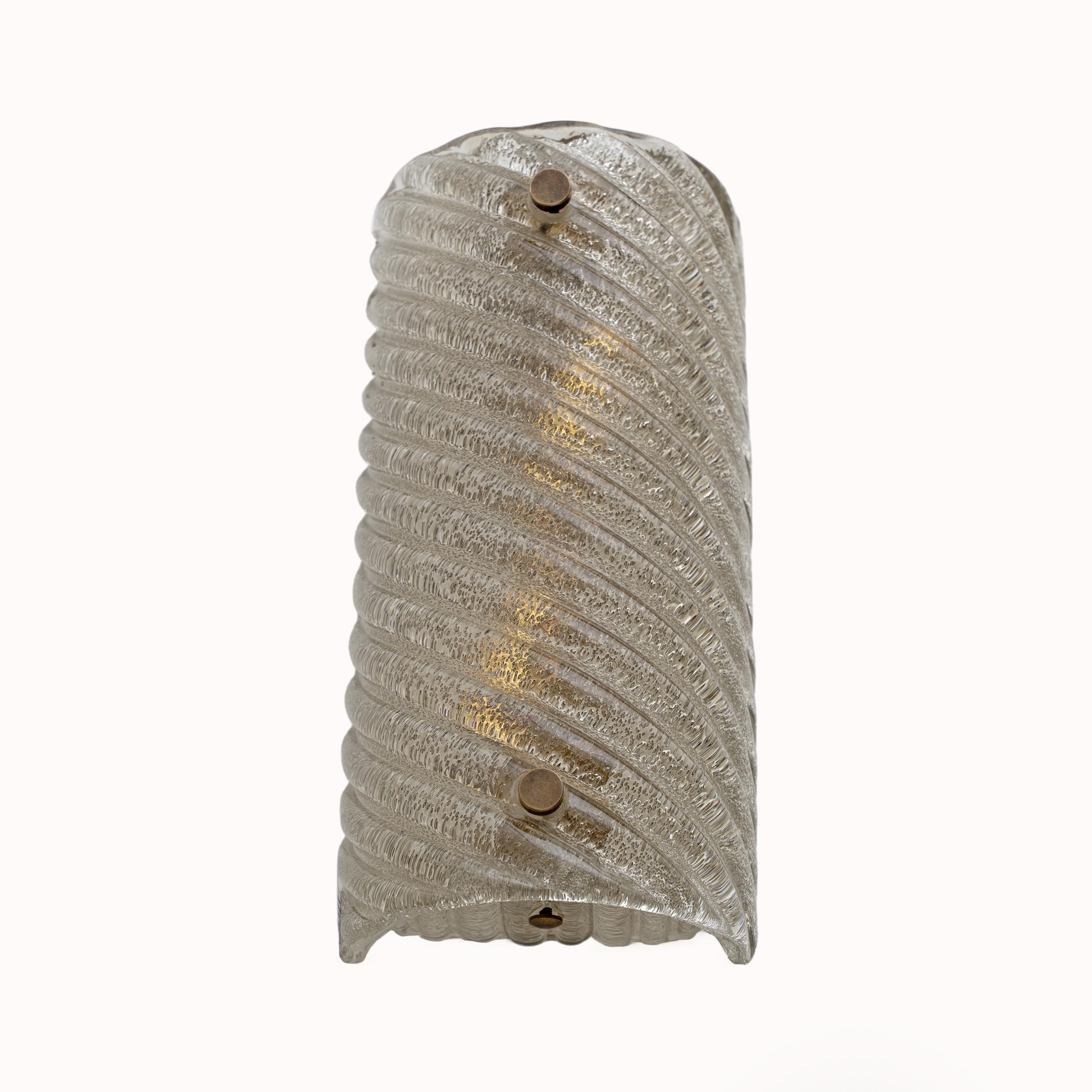 Pair of Barovier & Toso Style Modern Murano Glass Smoked Twisted Sconces /cm H25 In Excellent Condition For Sale In Puglia, Puglia