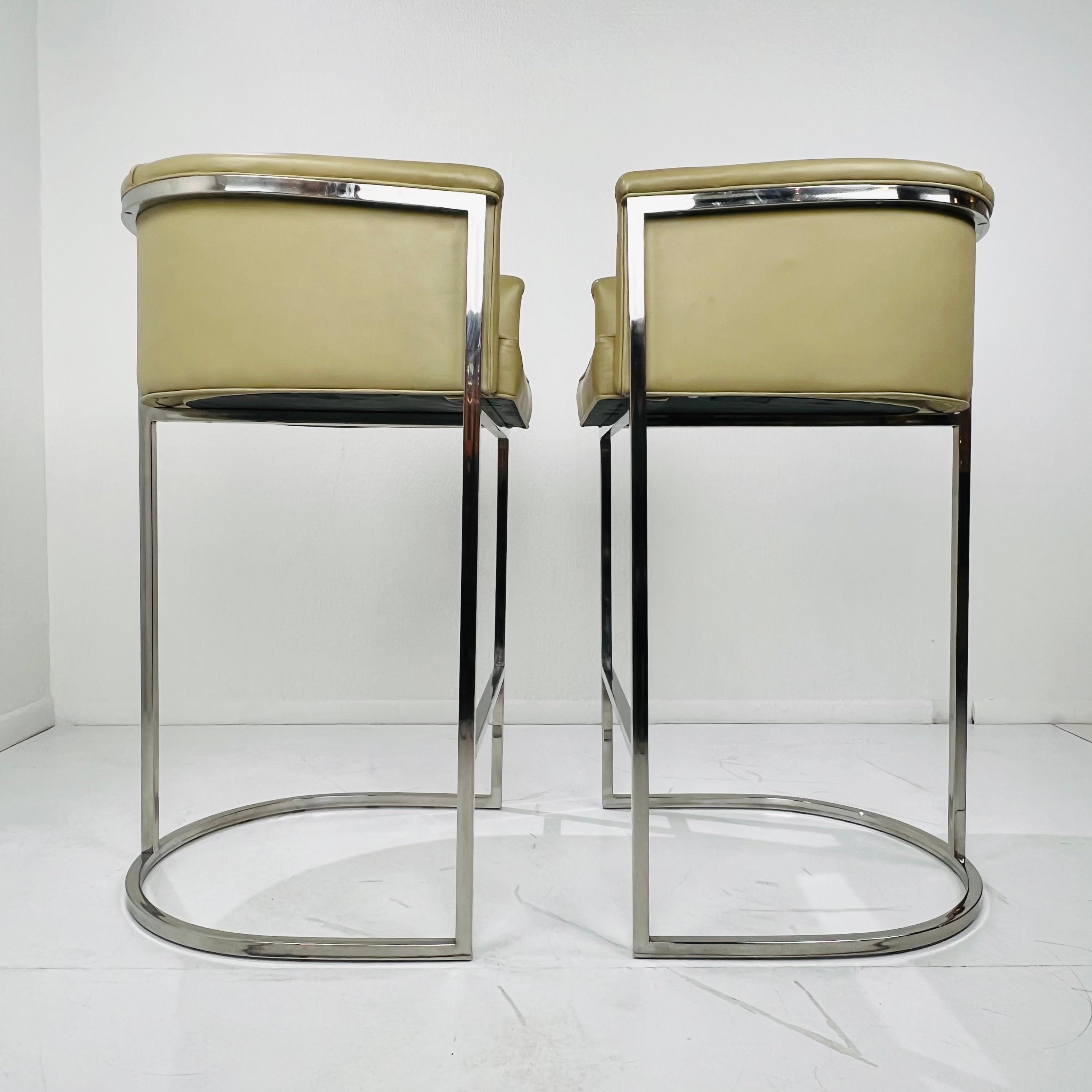 Pair of Barrel Back Barstools in the Style of Milo Baughman For Sale 4