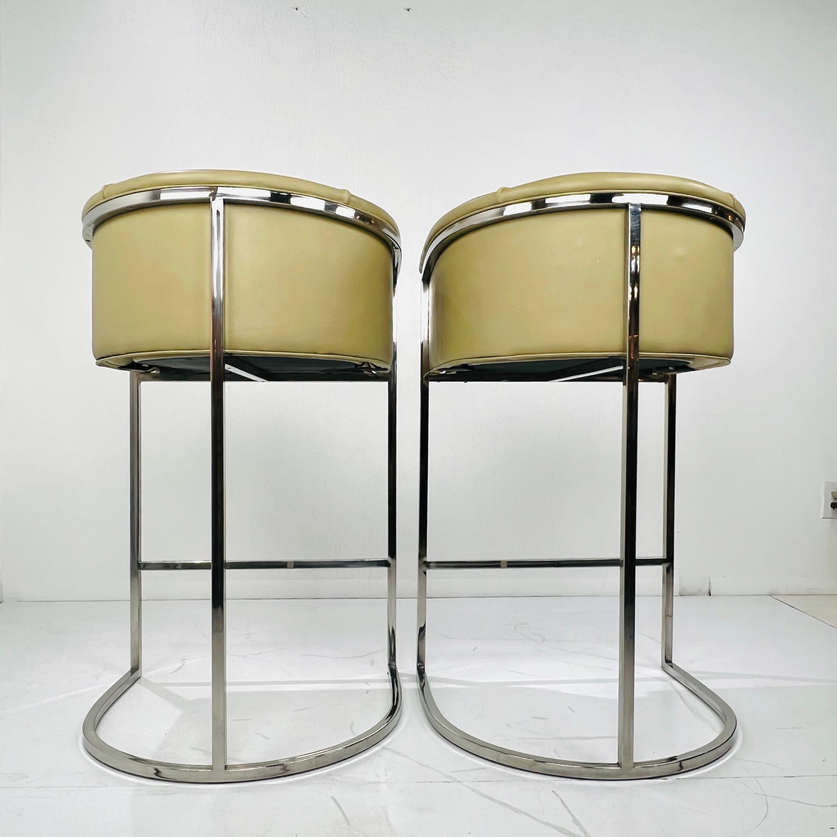 Pair of Barrel Back Barstools in the Style of Milo Baughman For Sale 2