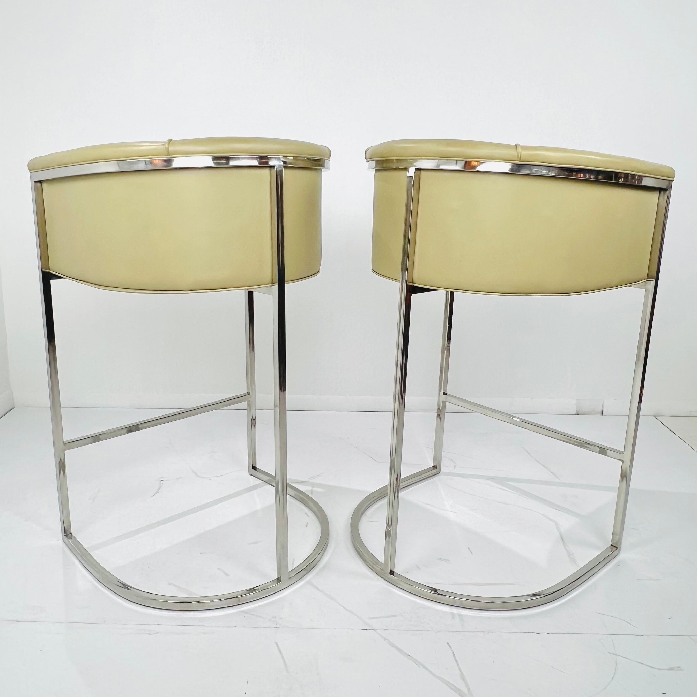 Pair of Barrel Back Barstools in the Style of Milo Baughman For Sale 3