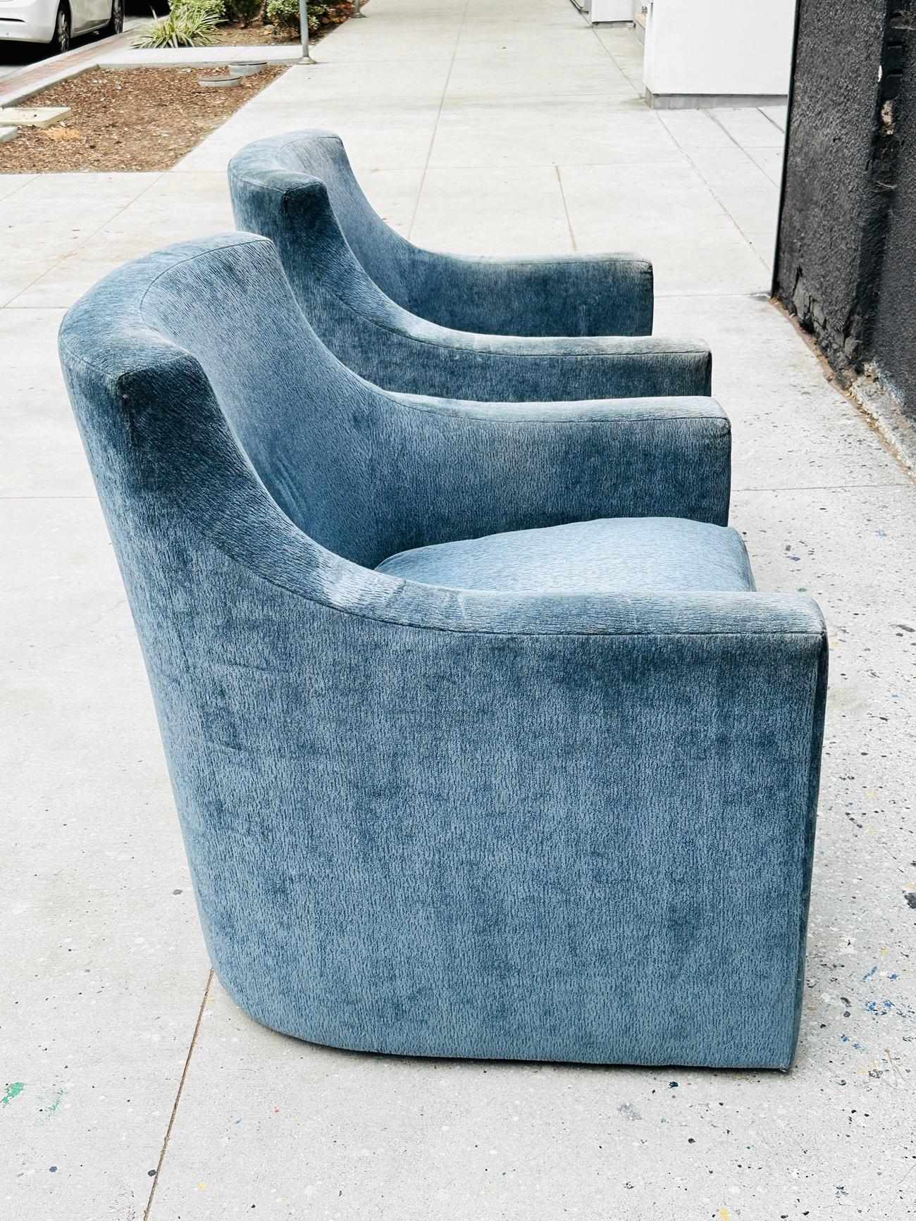 Pair of Barrel-Back Chairs on Swivel Mechanism, USA 1990's 1