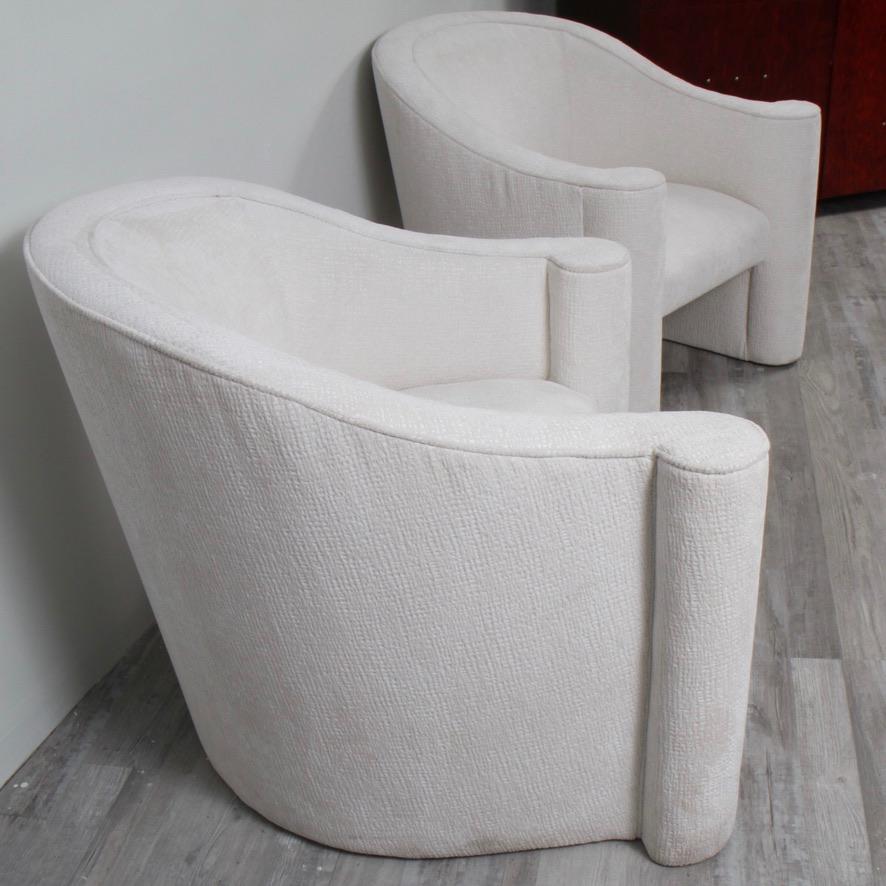 Mid-Century Modern Pair of Barrel Back Club Chairs