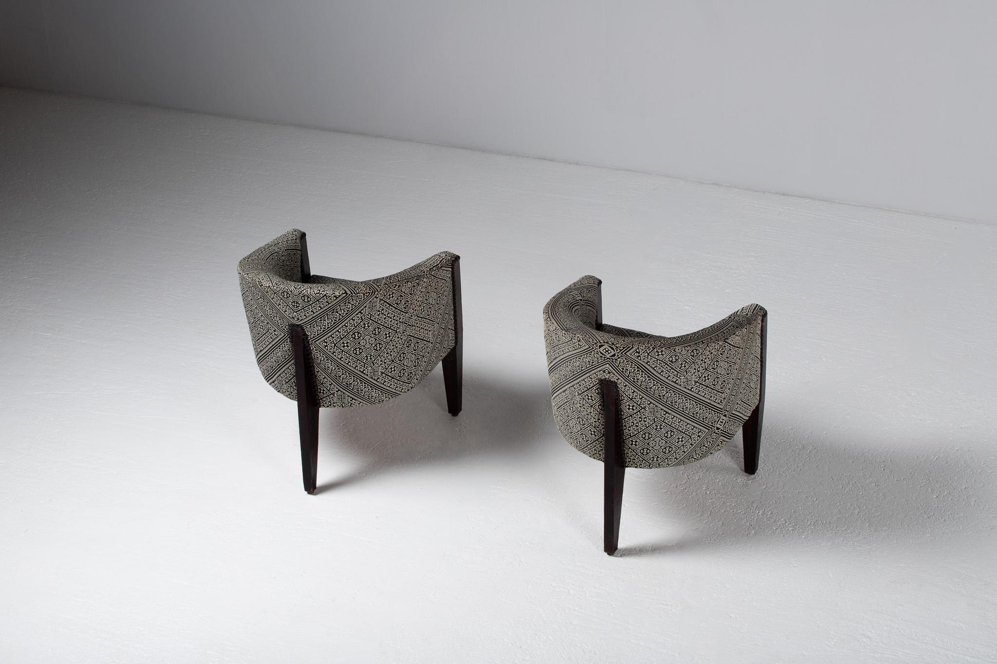 Pair of Barrel-Back Lounge Chairs, France, 1930s For Sale 3
