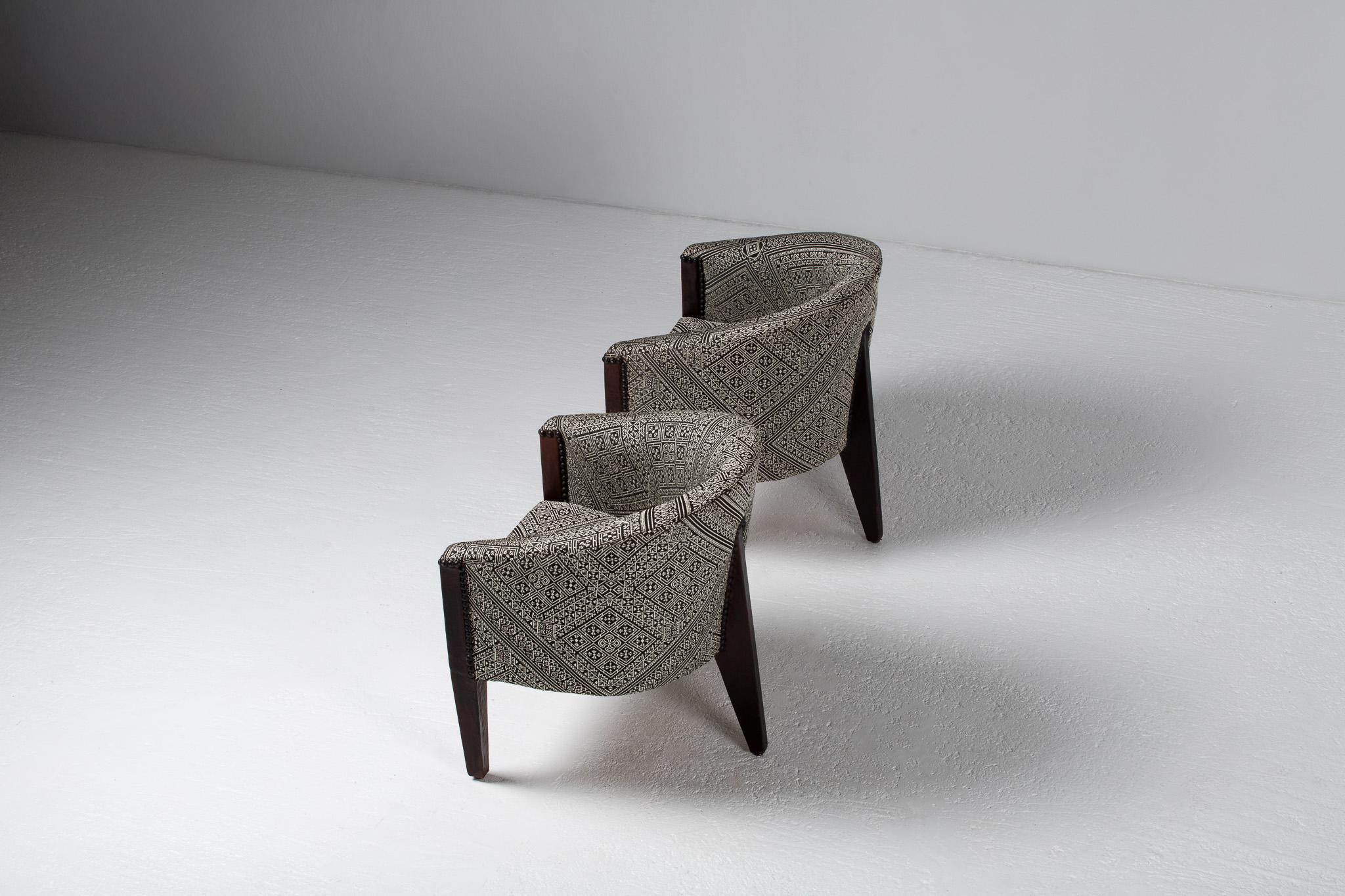 Pair of Barrel-Back Lounge Chairs, France, 1930s For Sale 4