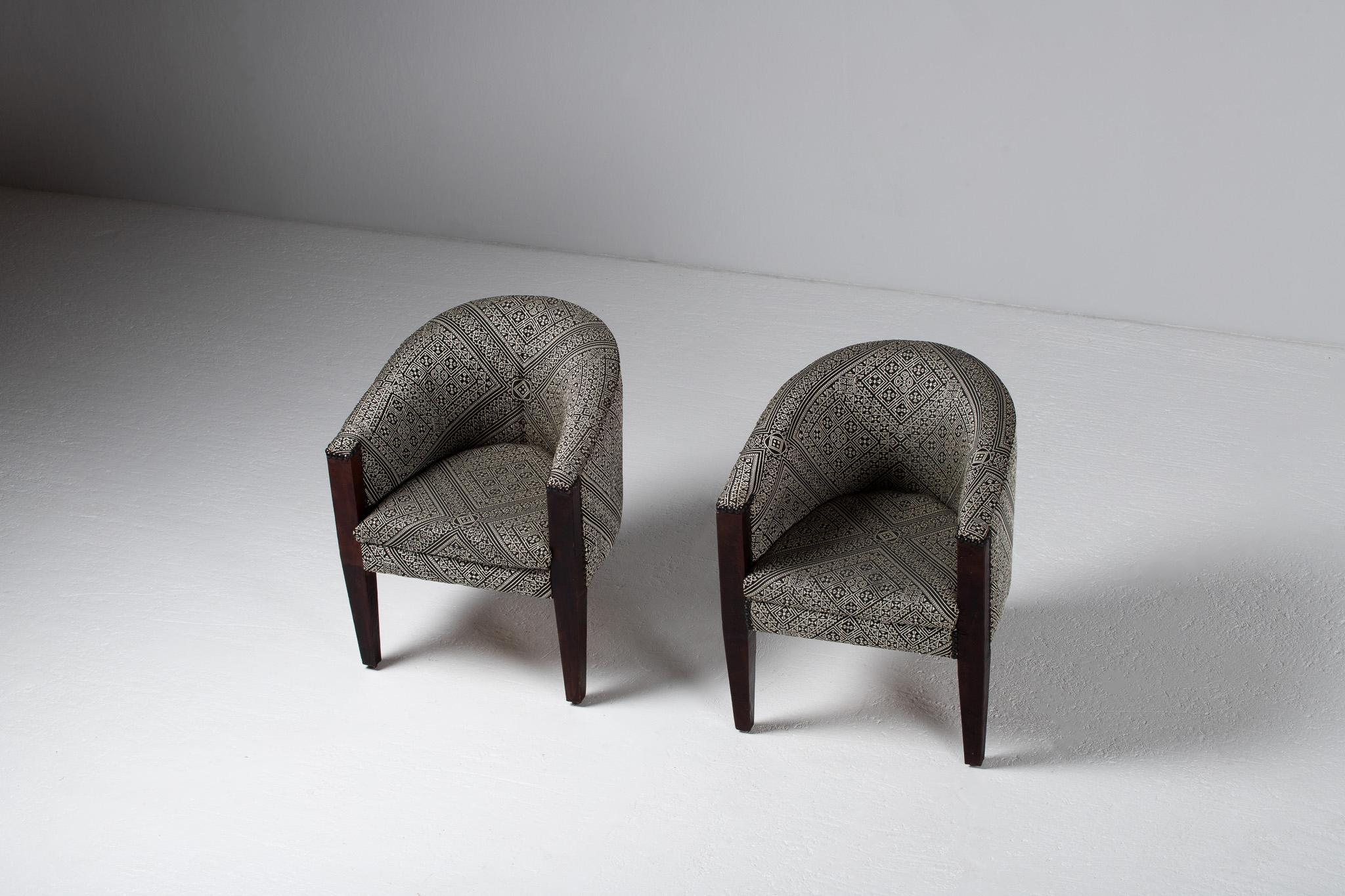 French Pair of Barrel-Back Lounge Chairs, France, 1930s For Sale