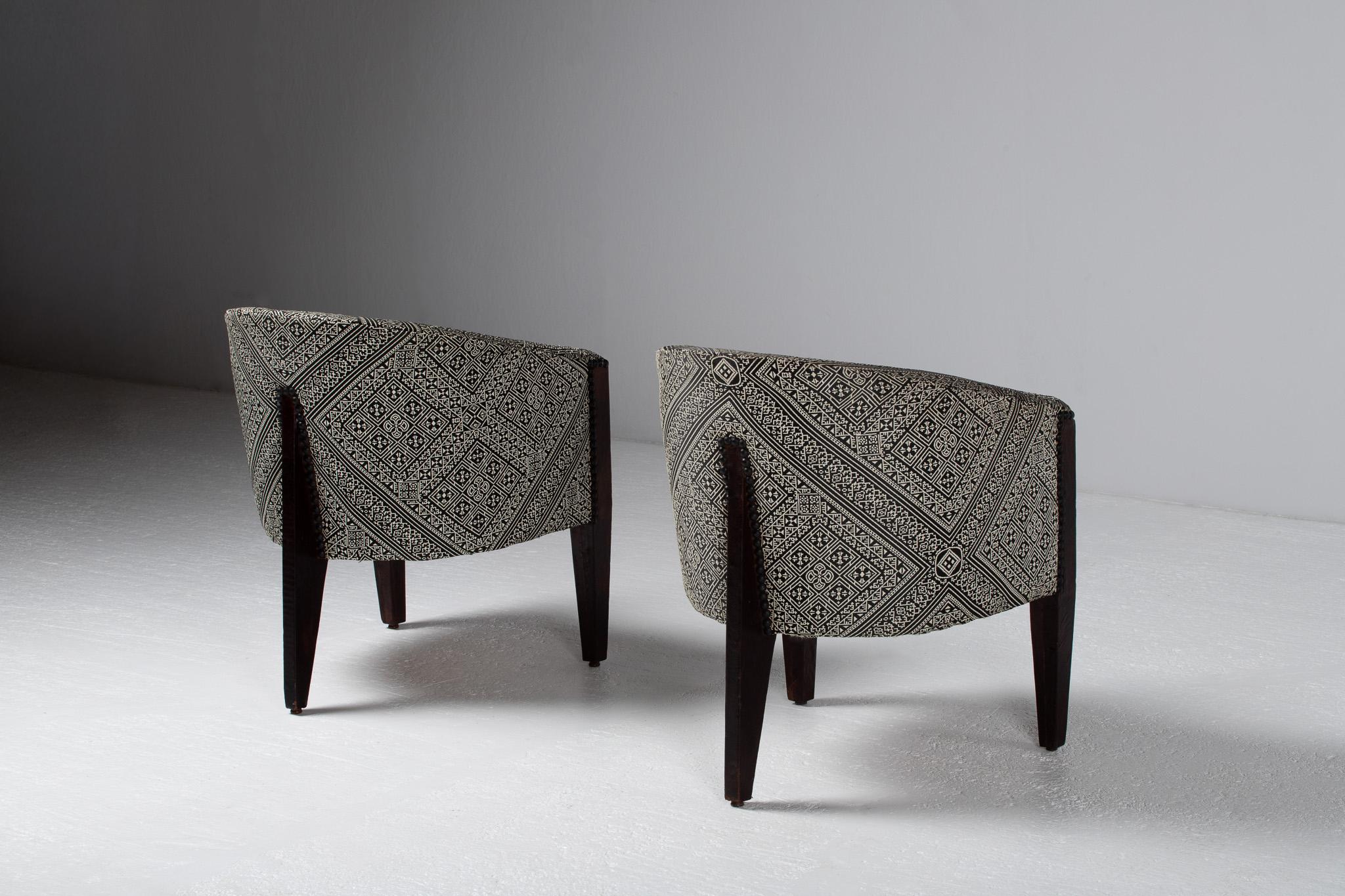 Leather Pair of Barrel-Back Lounge Chairs, France, 1930s For Sale