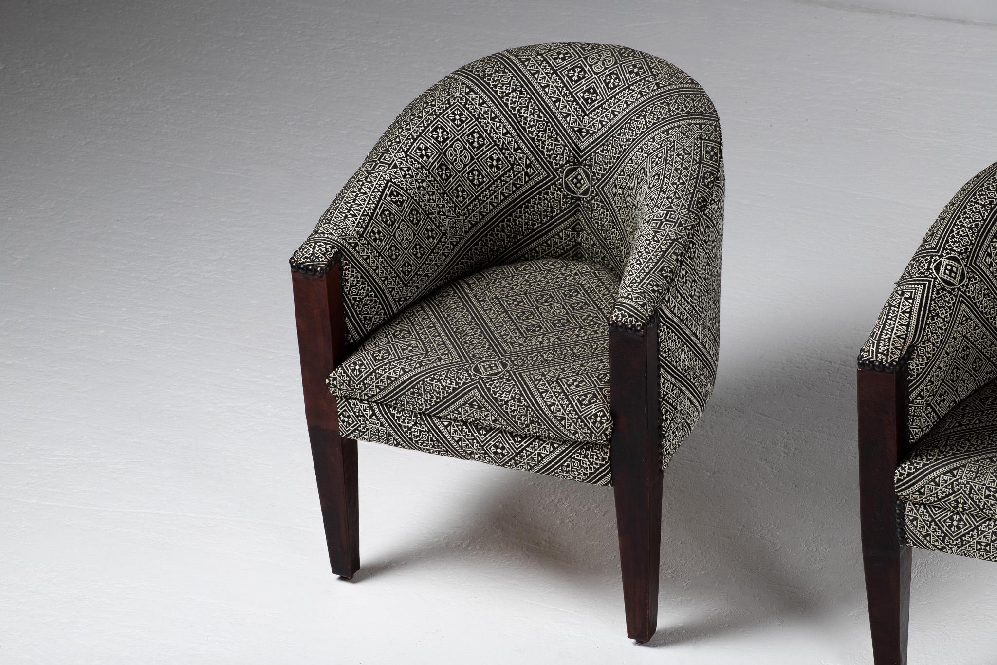 Pair of Barrel-Back Lounge Chairs, France, 1930s For Sale 2