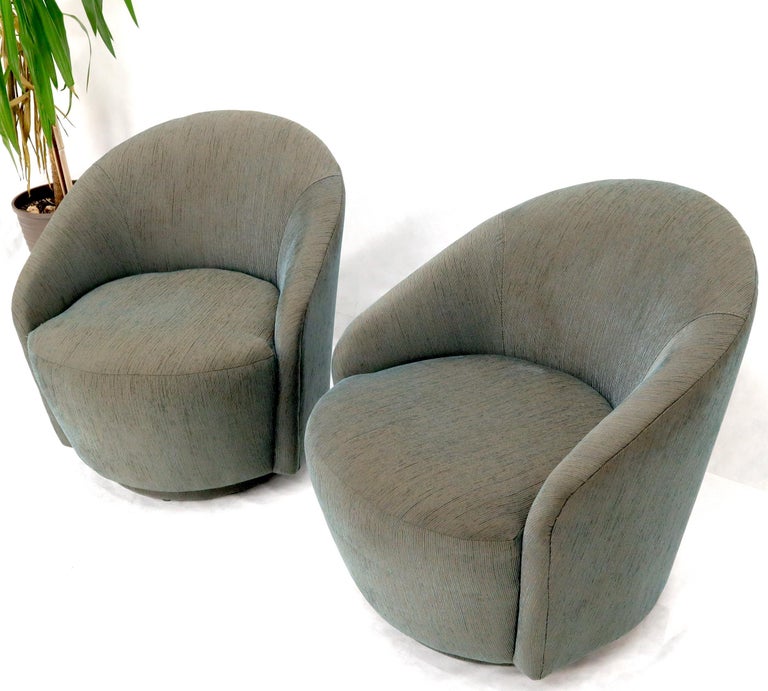 American Pair of Barrel Back Tub Swivel Lounge Slipper Chairs Milo Baughman Style For Sale