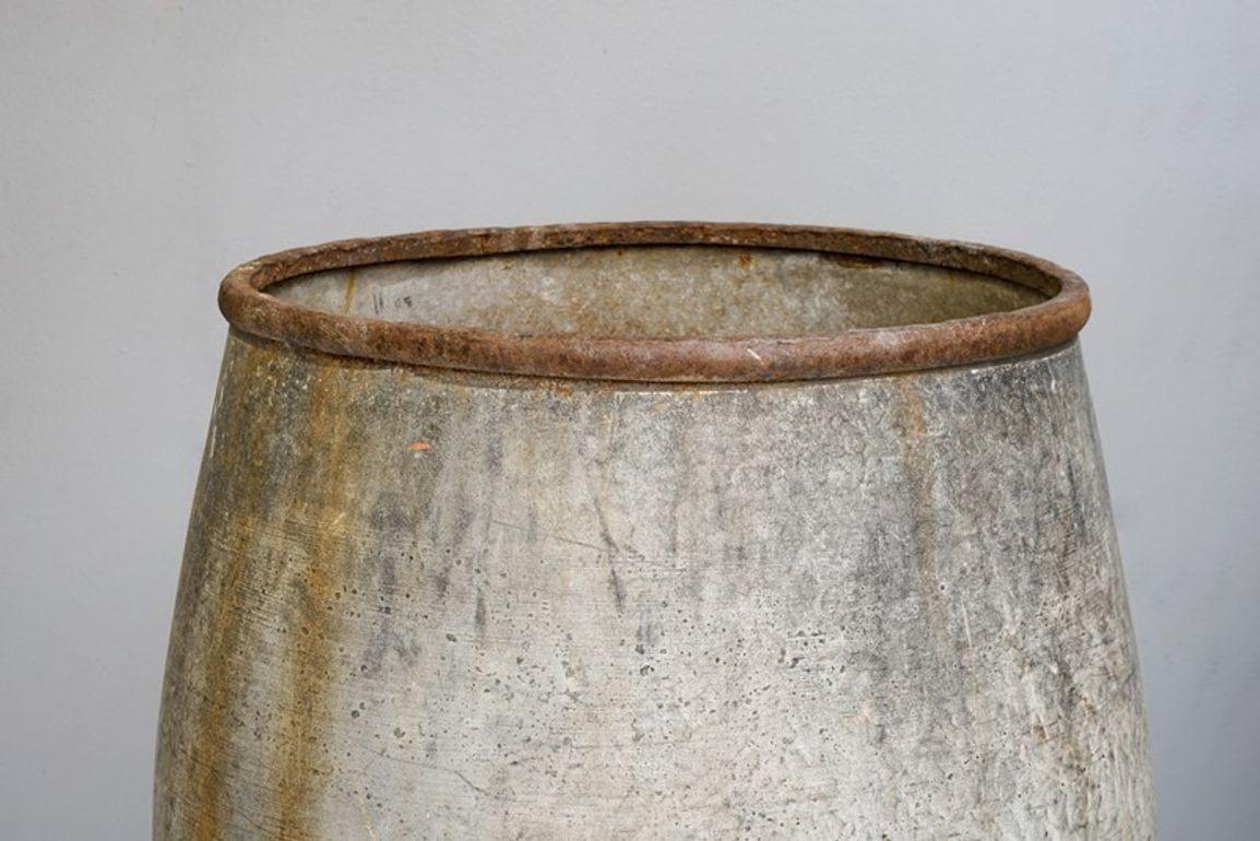 Acciaio Pair of Barrels on Stands in vendita