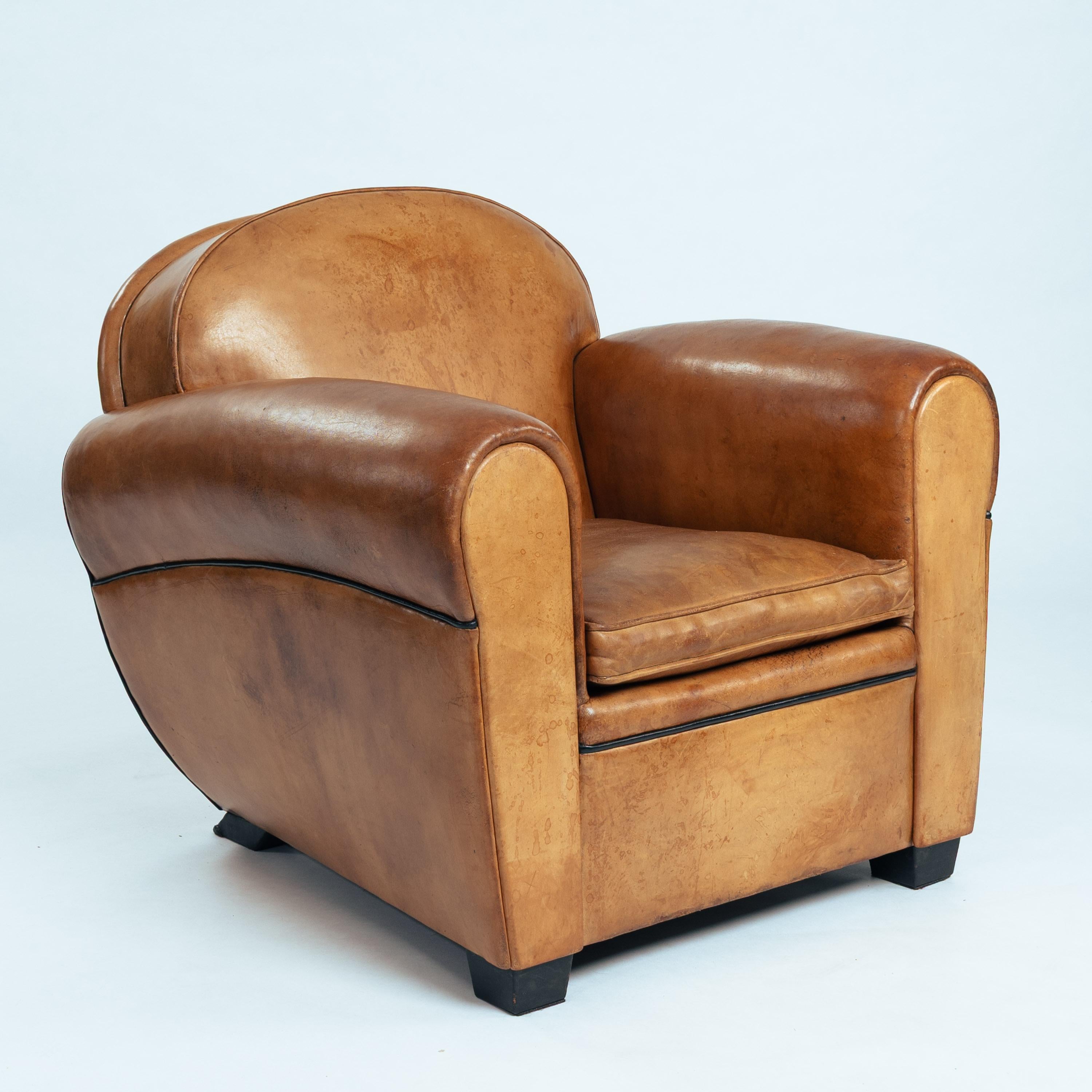 Pair of Bart van Bekhoven lounge club chairs by Artistiek, The Netherlands 1990s For Sale 2